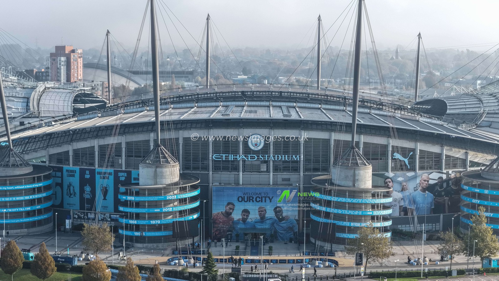 An aerial view of the Etihad Stadium on a misty day during the Premier League match Manchester City vs Brighton & Hove Albion at Etihad Stadium, Manchester, United Kingdom on 31 October 2026

(Photo by Mark Cosgrove/News Images)