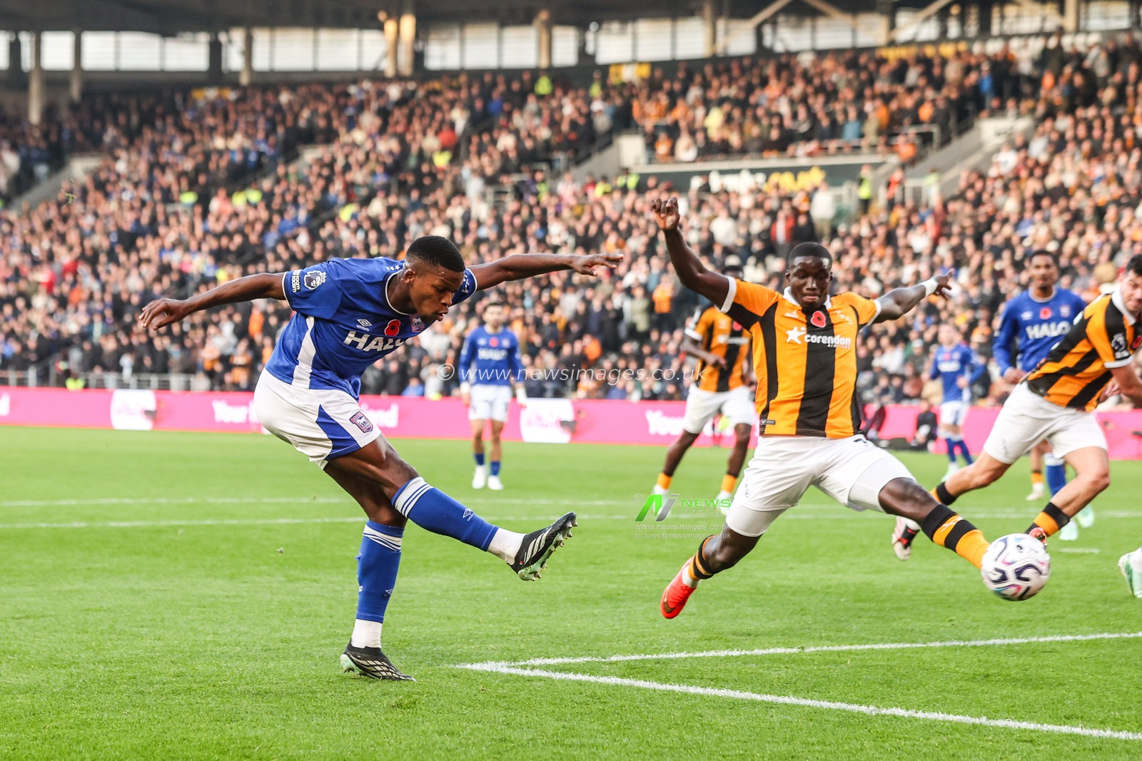 Florentino Luis of Ipswich Town scores to make it 0-1 during the Premier League match Hull City vs Ipswich Town at MKM Stadium, Hull, United Kingdom on 31 October 2026

(Photo by Alfie Cosgrove/News Images)