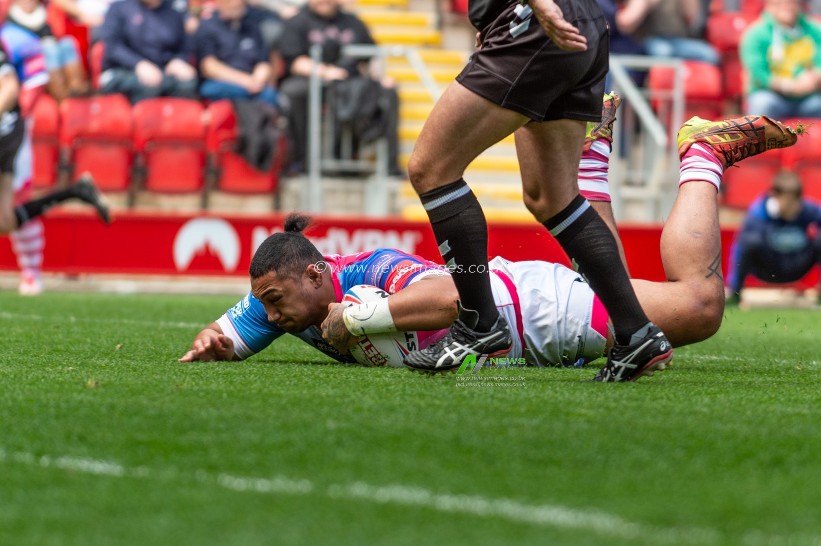 26th May 2019 , Anfield Stadium, Liverpool, England; Dacia Magic Weekend, Betfred Super League Round 16, Salford Red Devils vs Hull KR ; Pauli Pauli of Salford Red Devils scores a try

Credit: Richard Long/News Images
