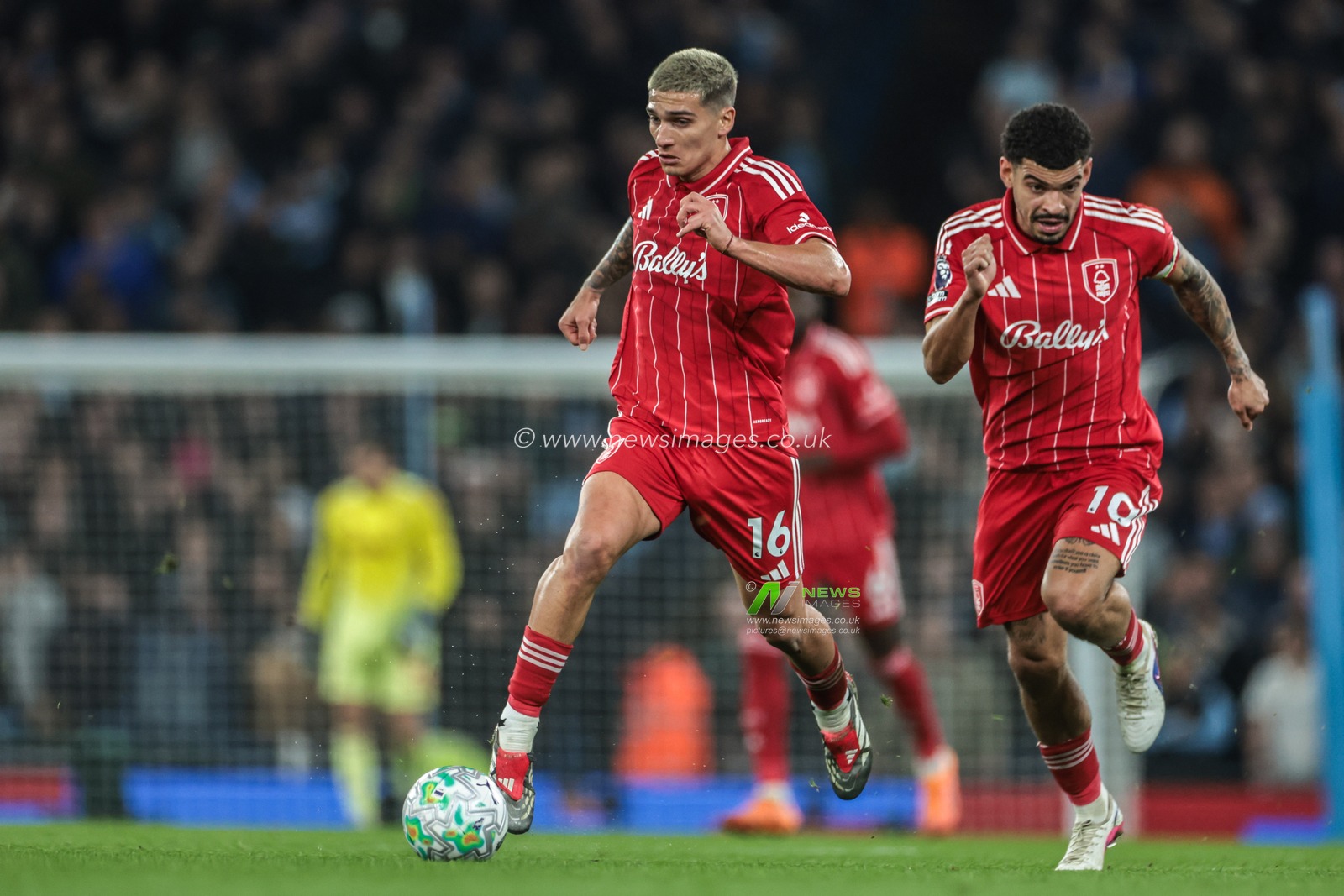 Nicolas Dominguez of Nottingham Forest breaks with the ball during the Premier League match Manchester City vs Nottingham Forest at Etihad Stadium, Manchester, United Kingdom on 04 March 2026

(Photo by Mark Cosgrove/News Images)