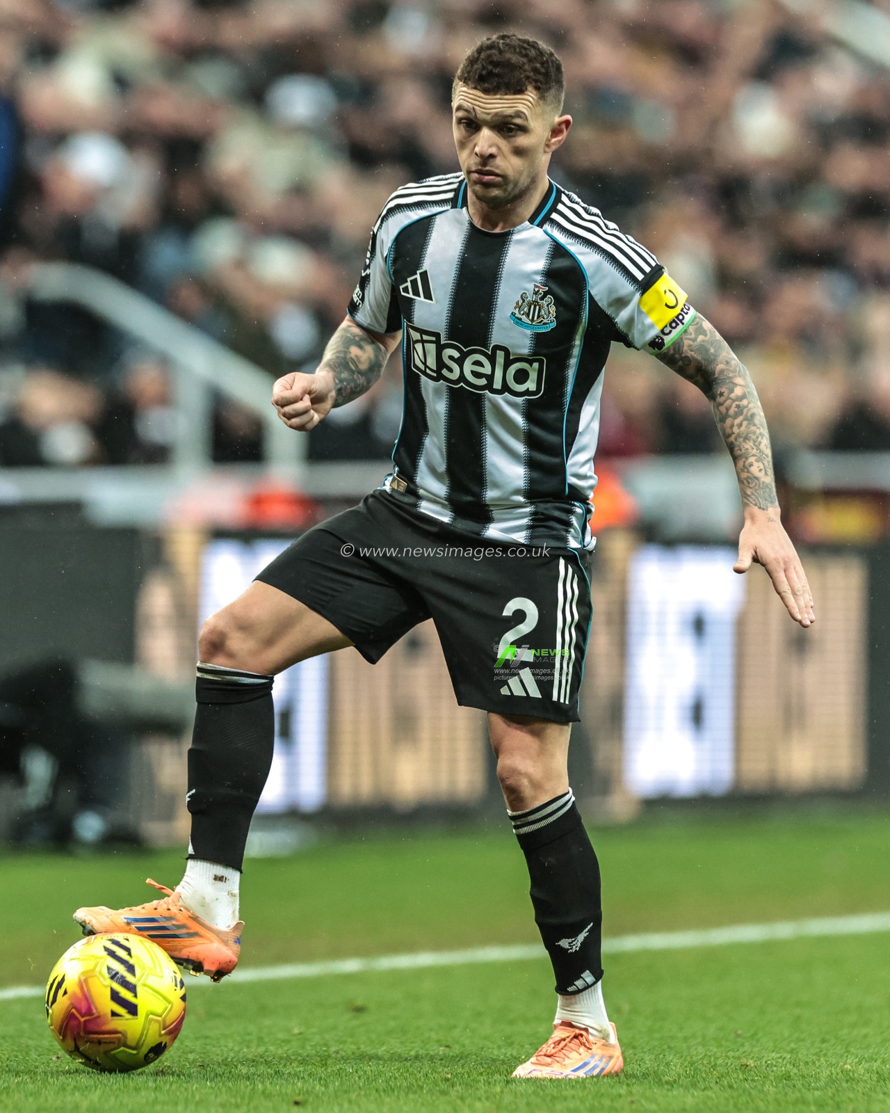 Kieran Trippier of Newcastle United in action during the Premier League match Newcastle United vs Aston Villa at St. James's Park, Newcastle, United Kingdom, 25th January 2026

(Photo by Mark Cosgrove/News Images)
