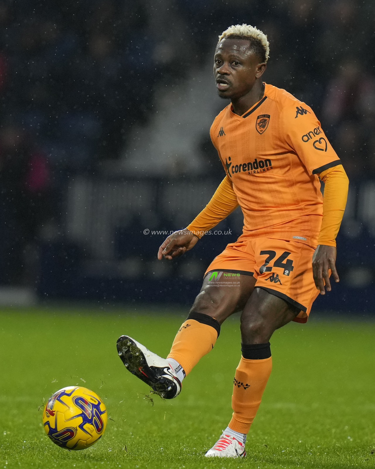 Jean MichaÃ«l Seri #24 of Hull City during the Sky Bet Championship match West Bromwich Albion vs Hull City at The Hawthorns, West Bromwich, United Kingdom, 4th November 2023

(Photo by Steve Flynn/News Images)