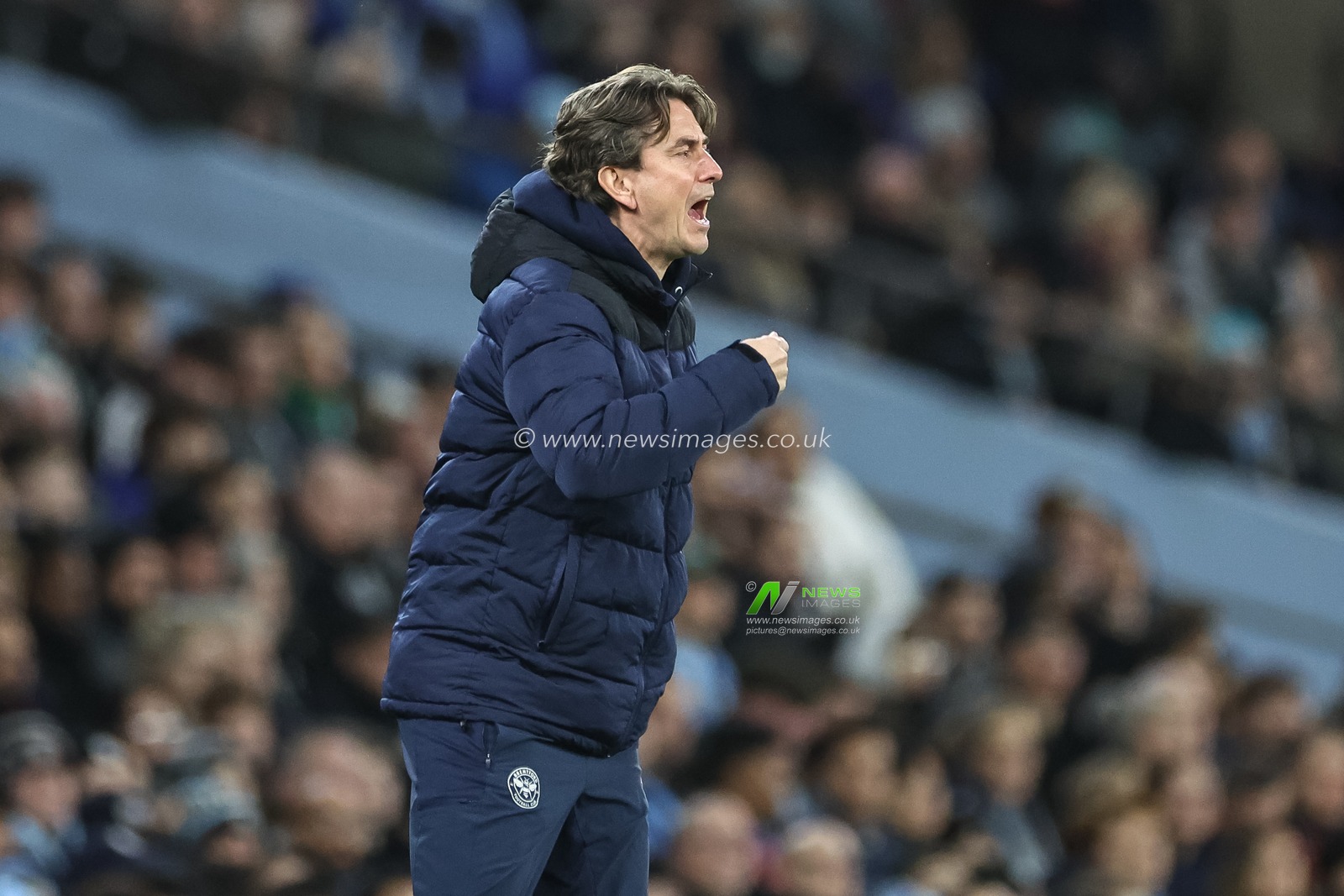 Thomas Frank manager of Brentford gives his team instructions during the Premier League match Manchester City vs Brentford at Etihad Stadium, Manchester, United Kingdom, 20th February 2024

(Photo by Mark Cosgrove/News Images)