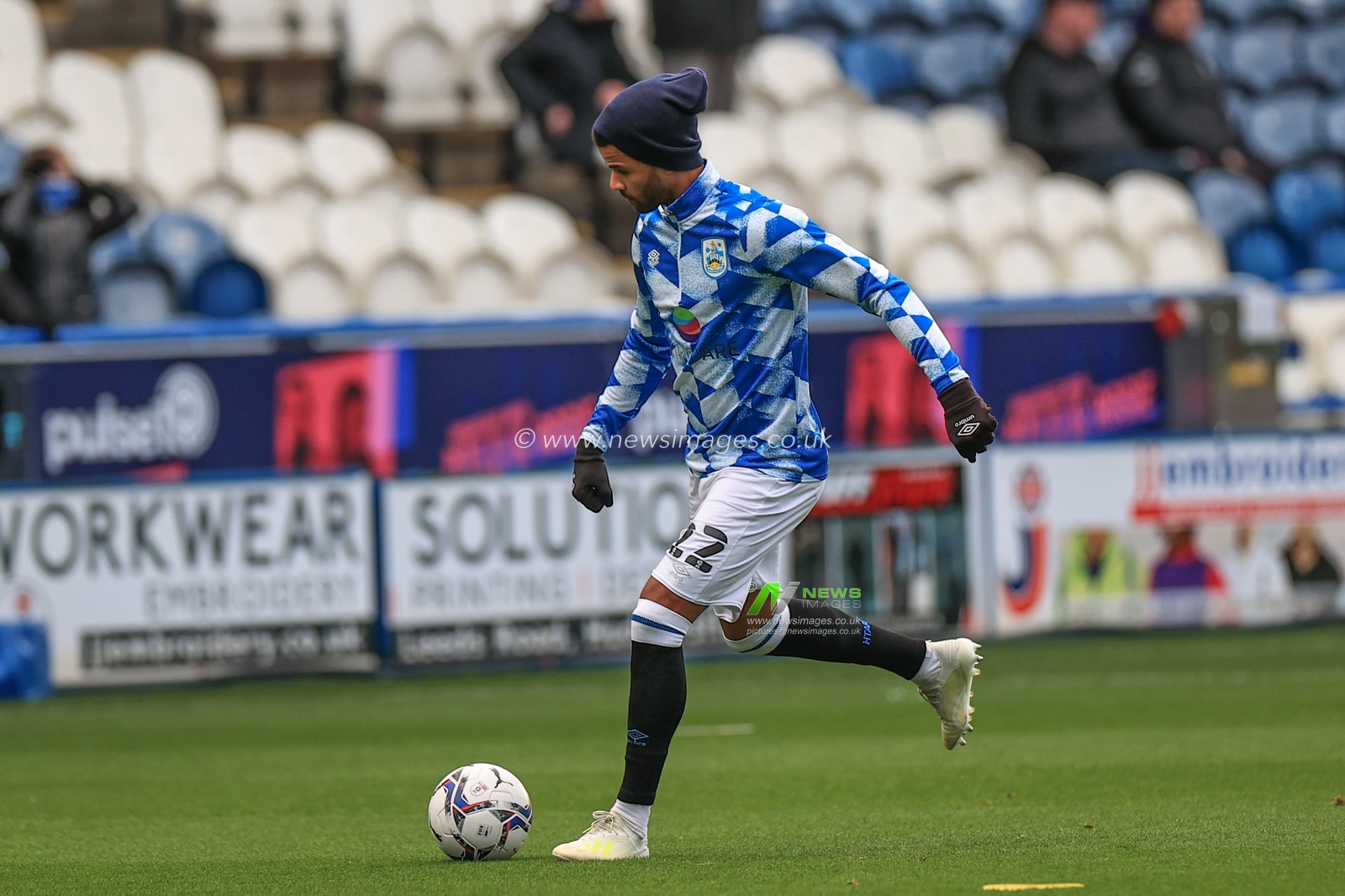 Fraizer Campbell #22 of Huddersfield Town during the pre-game warmup