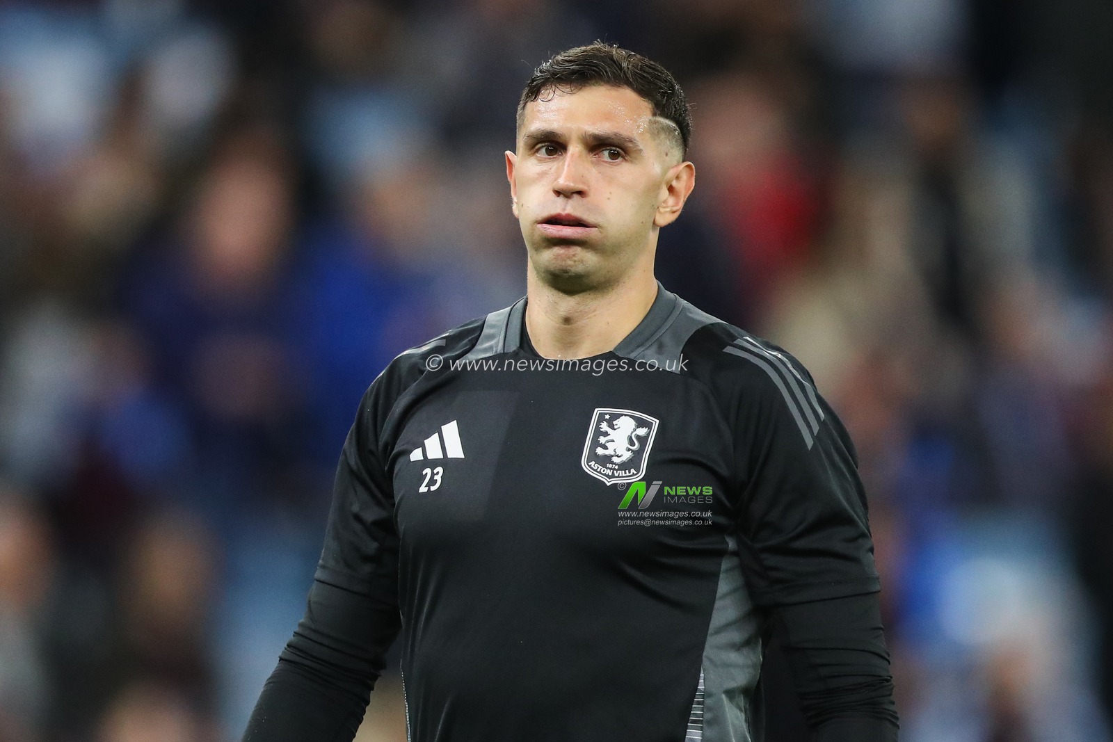 Emiliano MartÃ­nez of Aston Villa during the pre-game warm up ahead of the UEFA Champions League, League Stage Aston Villa vs Bologna at Villa Park, Birmingham, United Kingdom, 22nd October 2024

(Photo by Gareth Evans/News Images)