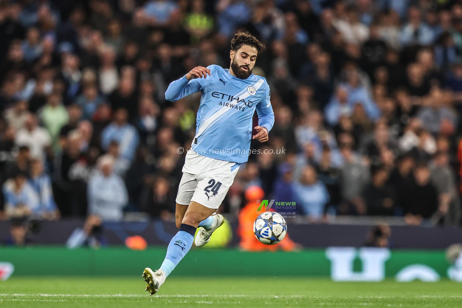Josko Gvardiol of Manchester City during the UEFA Champions League 2025/26 Phase MD1 Manchester City vs Napoli League at The City of Manchester Stadium, Manchester, United Kingdom, 18th September 2025

(Photo by Alfie Cosgrove/News Images)