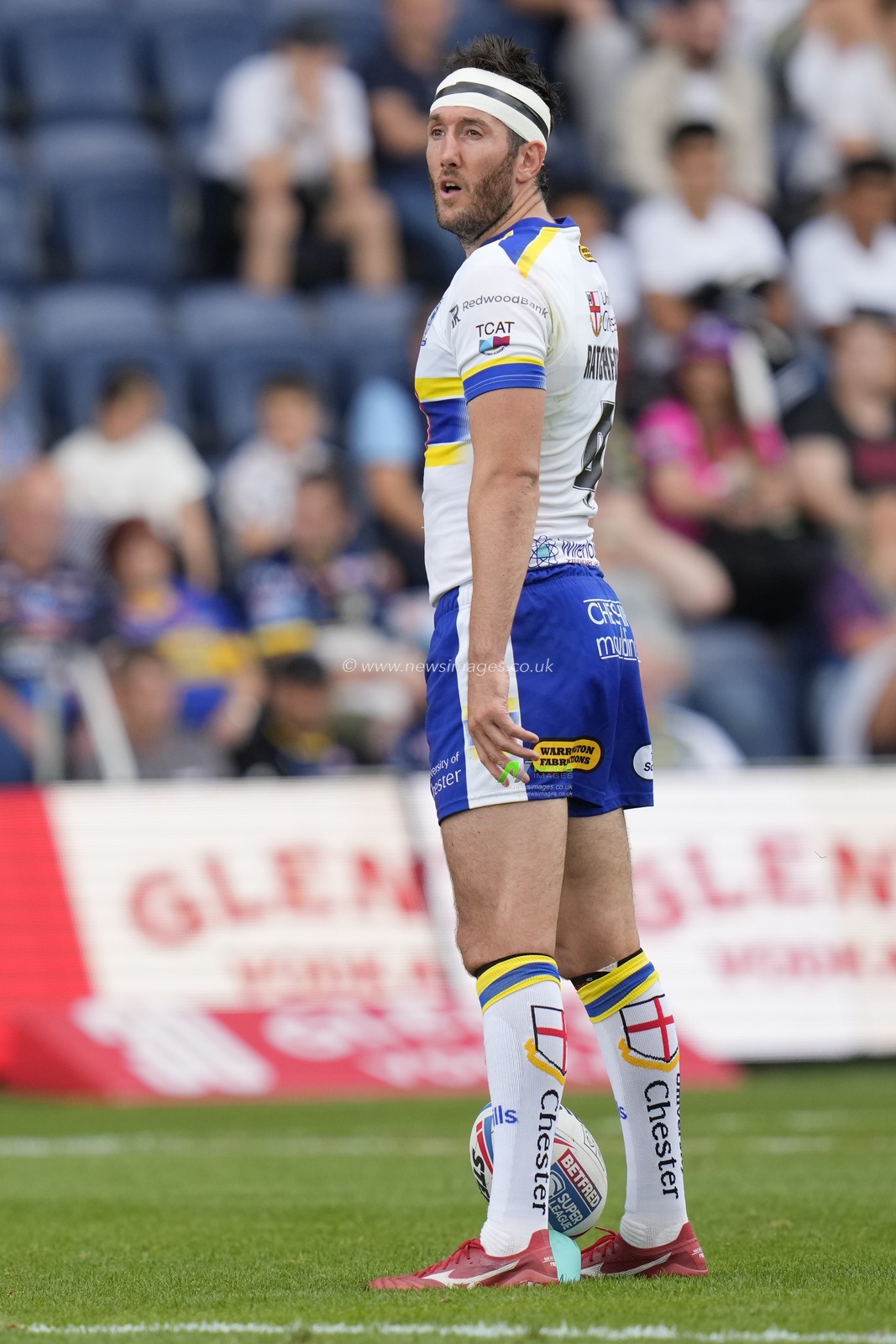 Stefan Ratchford #4 of Warrington Wolves lines up a kick during the Betfred Super League Round 22 match Leeds Rhinos vs Warrington Wolves at Headingley Stadium, Leeds, United Kingdom, 20th August 2023

(Photo by Steve Flynn/News Images)