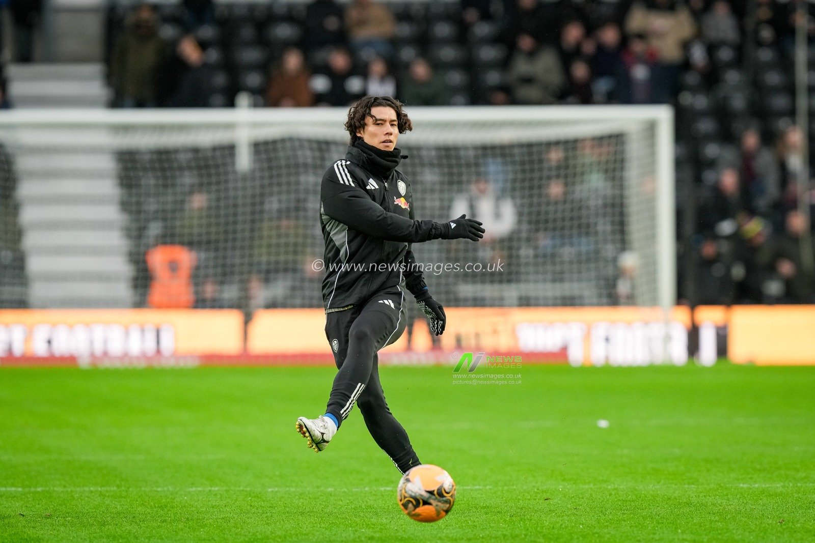 Ao Tanaka of Leeds United in the pregame warmup session during the Emirates FA Cup Third Round match Derby County vs Leeds United at Pride Park Stadium, Derby, United Kingdom, 11th January 2026

(Photo by Maynard Manyowa/News Images)