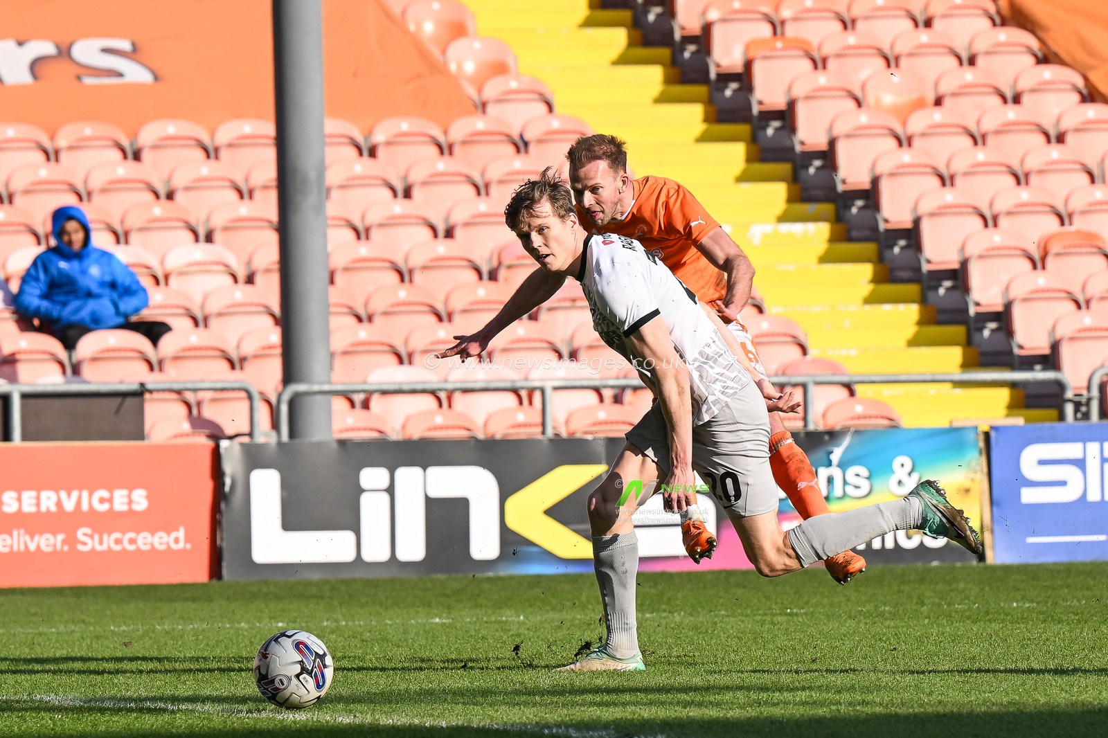 Jordan Rhodes of Blackpool shoots on goal during the Sky Bet League 1 match Blackpool vs Portsmouth at Bloomfield Road, Blackpool, United Kingdom, 9th March 2024

(Photo by Craig Thomas/News Images)