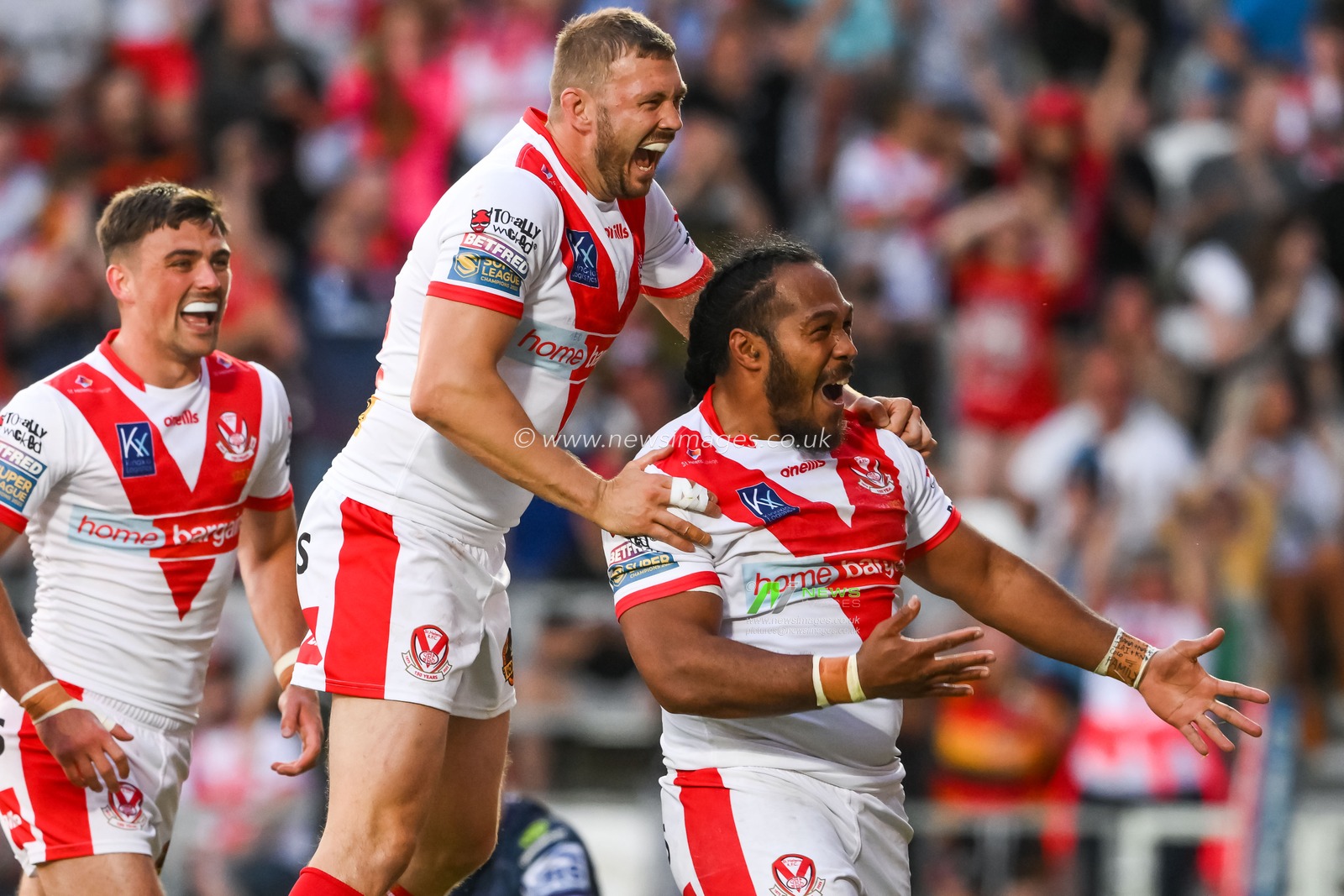 Agnatius Paasi #17 of St Helens celebrates his tryduring the Betfred Super League Round 15 match St Helens vs Wigan Warriors at Totally Wicked Stadium, St Helens, United Kingdom, 9th June 2023

(Photo by Craig Thomas/News Images)