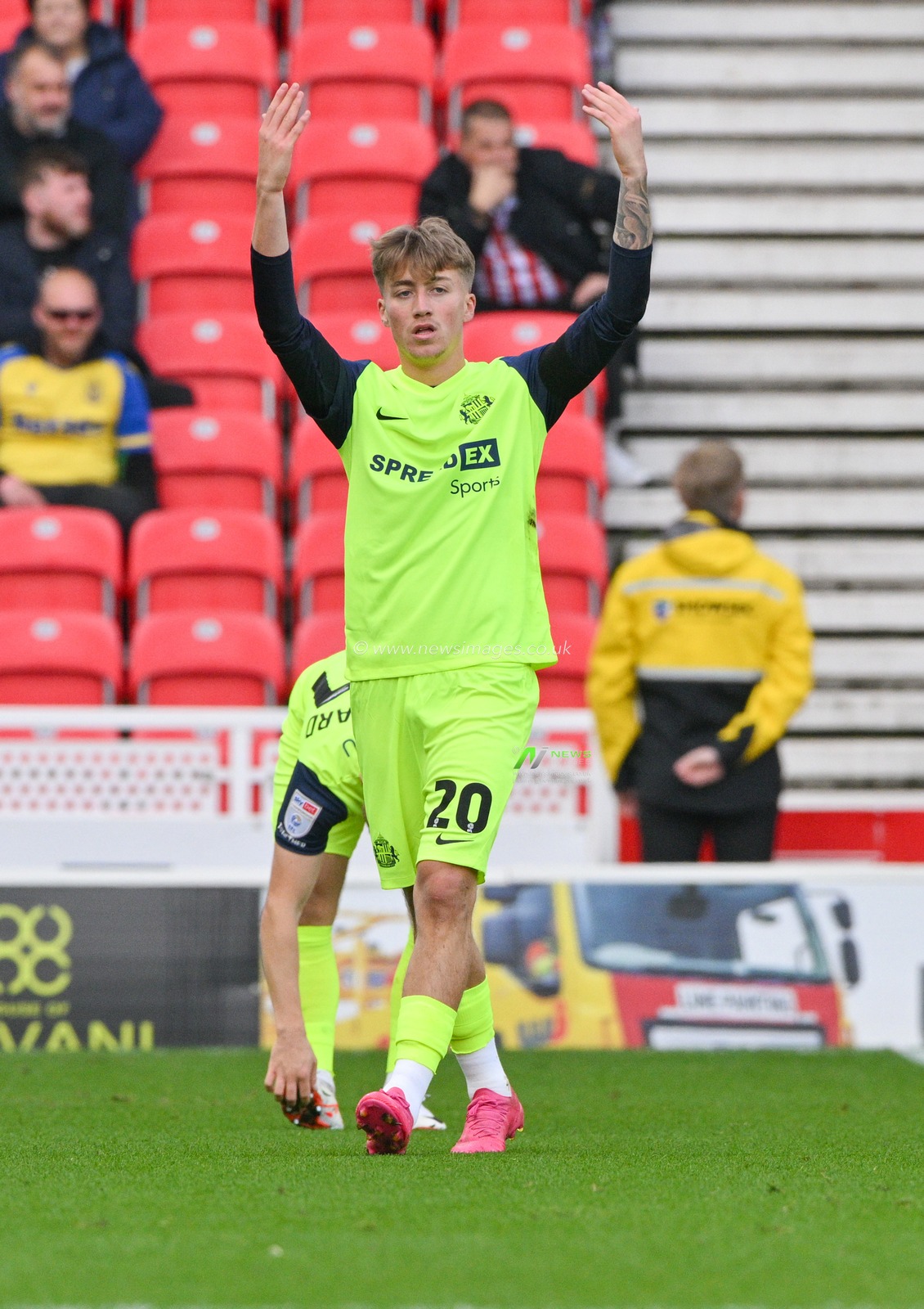 Jack Clarke 20# of Sunderland Association Football Club celebrates his goal, during the Sky Bet Championship match Stoke City vs Sunderland at Bet365 Stadium, Stoke-on-Trent, United Kingdom, 21st October 2023

(Photo by Cody Froggatt/News Images)