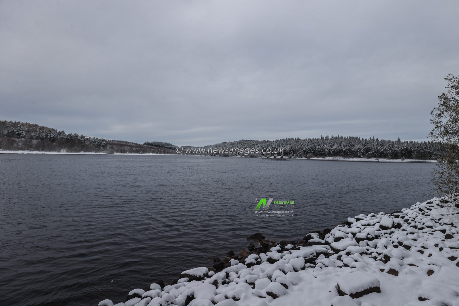 Snow Fall at Langsett Reservoir , Langsett, United Kingdom, 19th November 2024

(Photo by Alfie Cosgrove/News Images)