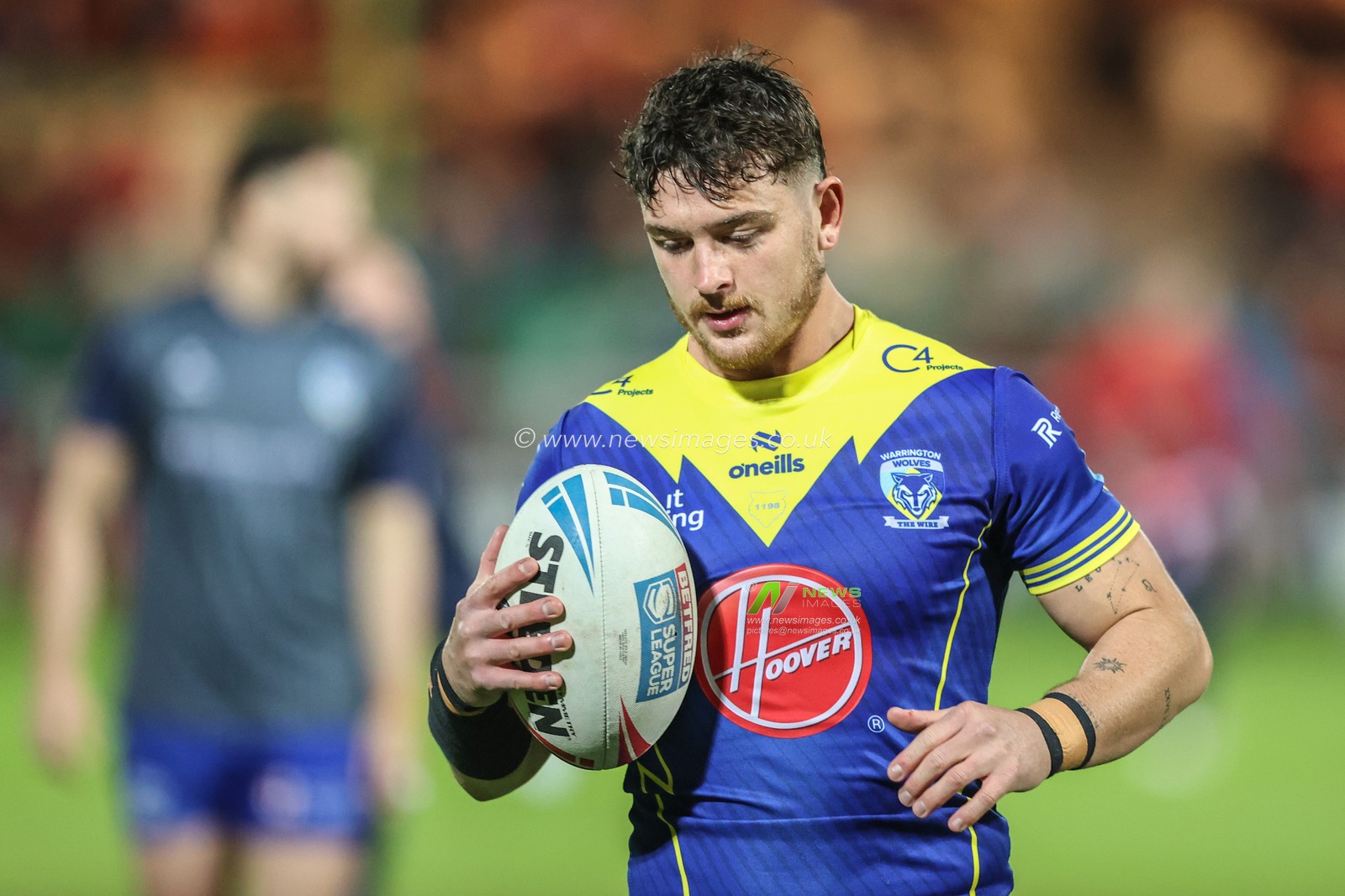 Jordan Crowther of Warrington Wolves during pre-game warm up during the Betfred Super League Semi-Finals match Hull KR vs Warrington Wolves at Sewell Group Craven Park, Kingston upon Hull, United Kingdom, 4th October 2024

(Photo by Alfie Cosgrove/News Images)