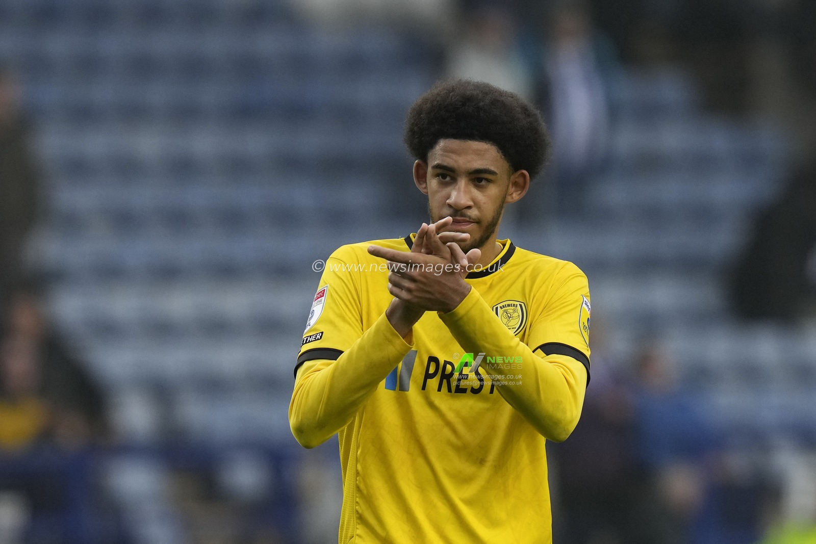 Tyler Onyango #12 of Burton Albion salutes the fans after during the Sky Bet League 1 match Sheffield Wednesday vs Burton Albion at Hillsborough, Sheffield, United Kingdom, 29th October 2022

(Photo by Steve Flynn/News Images)