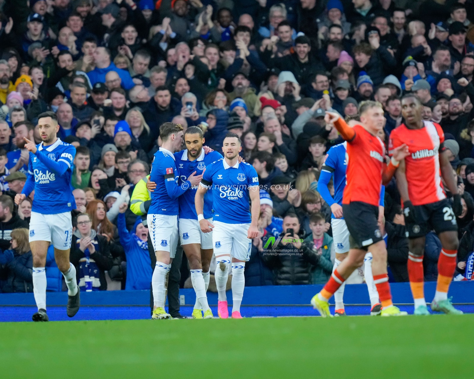 Jack Harrison of Everton celebrates his goal to make it 1-1, during the Emirates FA Cup Fourth Round match Everton vs Luton Town at Goodison Park, Liverpool, United Kingdom, 27th January 2024

(Photo by Steve Flynn/News Images)