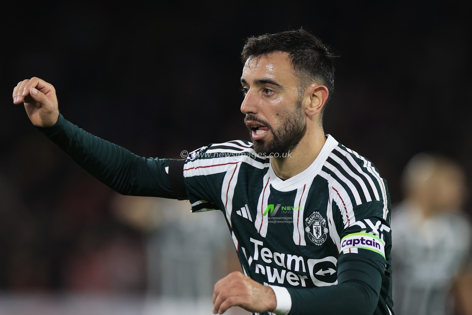 Bruno Fernandes #8 of Manchester United during the Premier League match Sheffield United vs Manchester United at Bramall Lane, Sheffield, United Kingdom, 21st October 2023

(Photo by Conor Molloy/News Images)