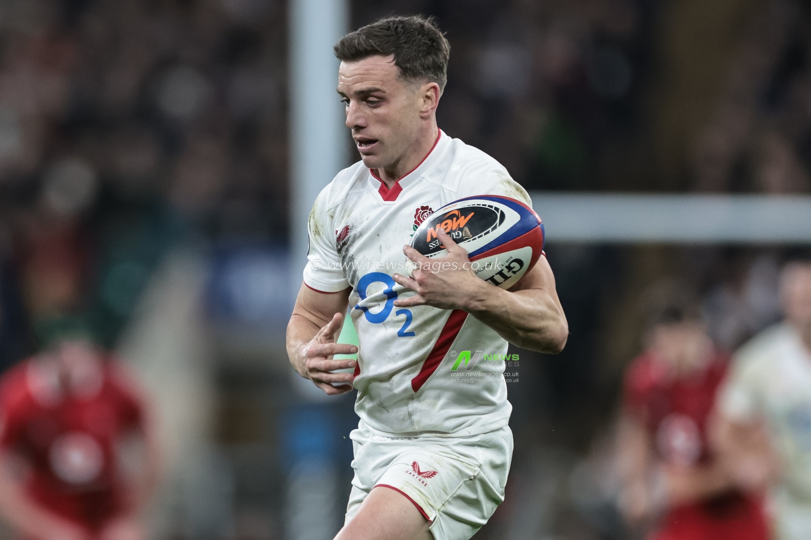 George Ford of England catches the ball during the Guinness Six Nations 2026 match England vs Wales at Allianz Stadium, Twickenham, United Kingdom on 07 February 2026

(Photo by Mark Cosgrove/News Images)