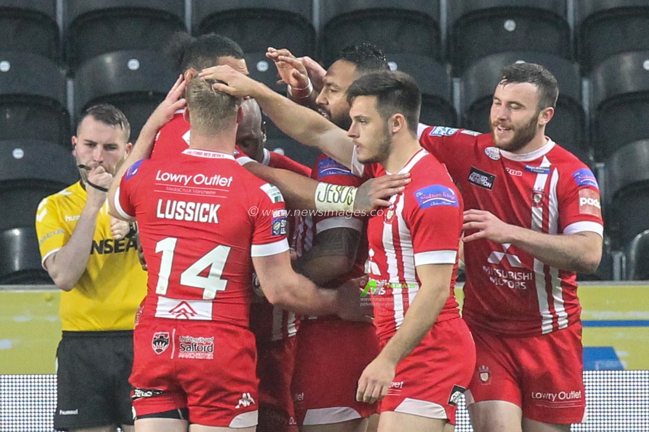 7th June 2019 , KCOM Stadium, Hull, England; Betfred Super League, Round 17, Hull FC vs Salford Red Devils ; Rob Lui (6) of Salford Red Devils celebrates his try 


Credit: David Greaves/News Images