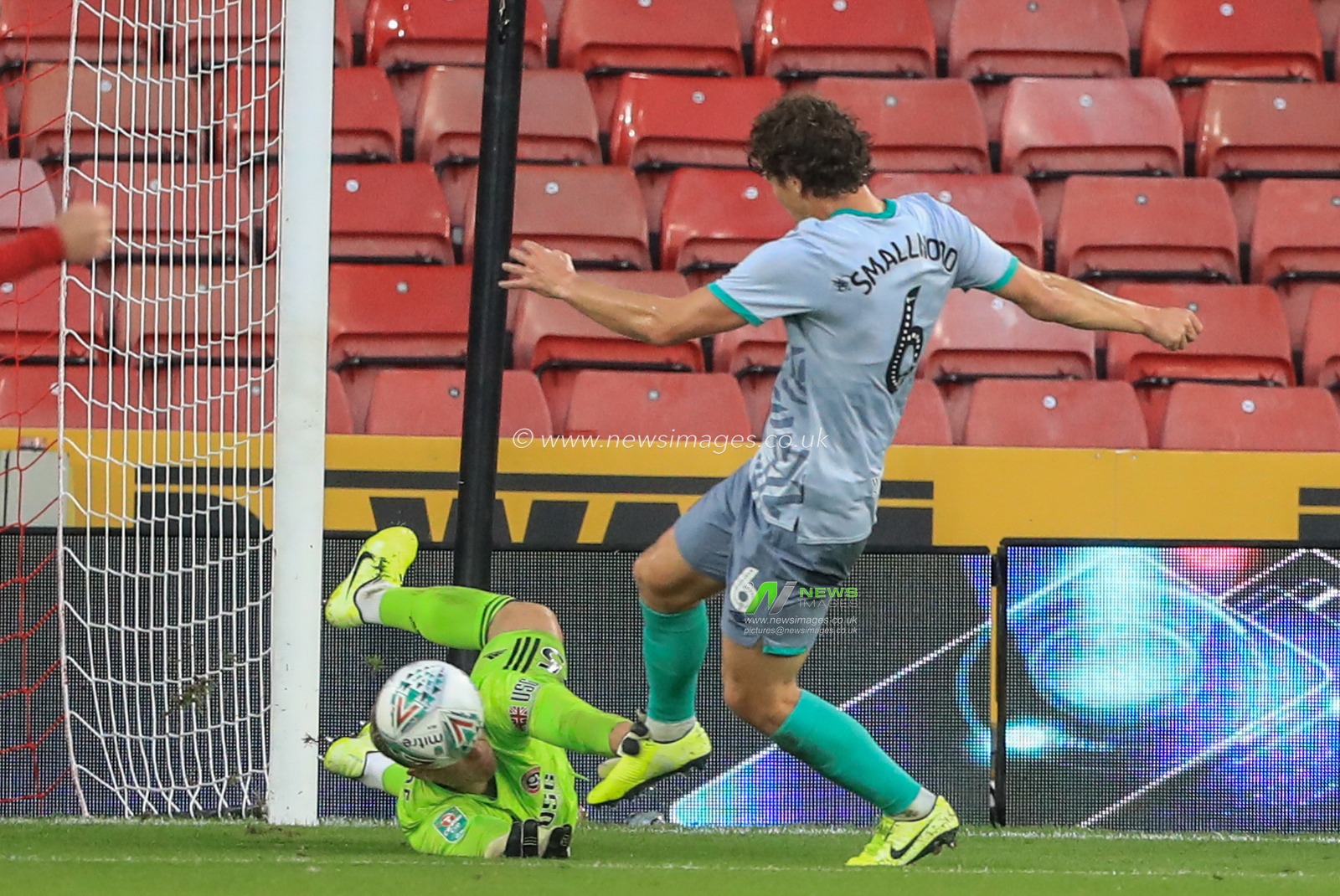27th August 2019 , Bramall Lane, Sheffield, England; Carabao Cup Football, Second Round, Sheffield United vs Blackburn Rovers ; Simon Moore (25) of Sheffield United saves Richie Smallwood (6) of Blackburn Roversâ€™s shot on goal after Adam Armstrong (7) of Blackburn Rovers misses a penalty 


Credit: Mark Cosgrove/News Images

English Football League images are subject to DataCo Licence