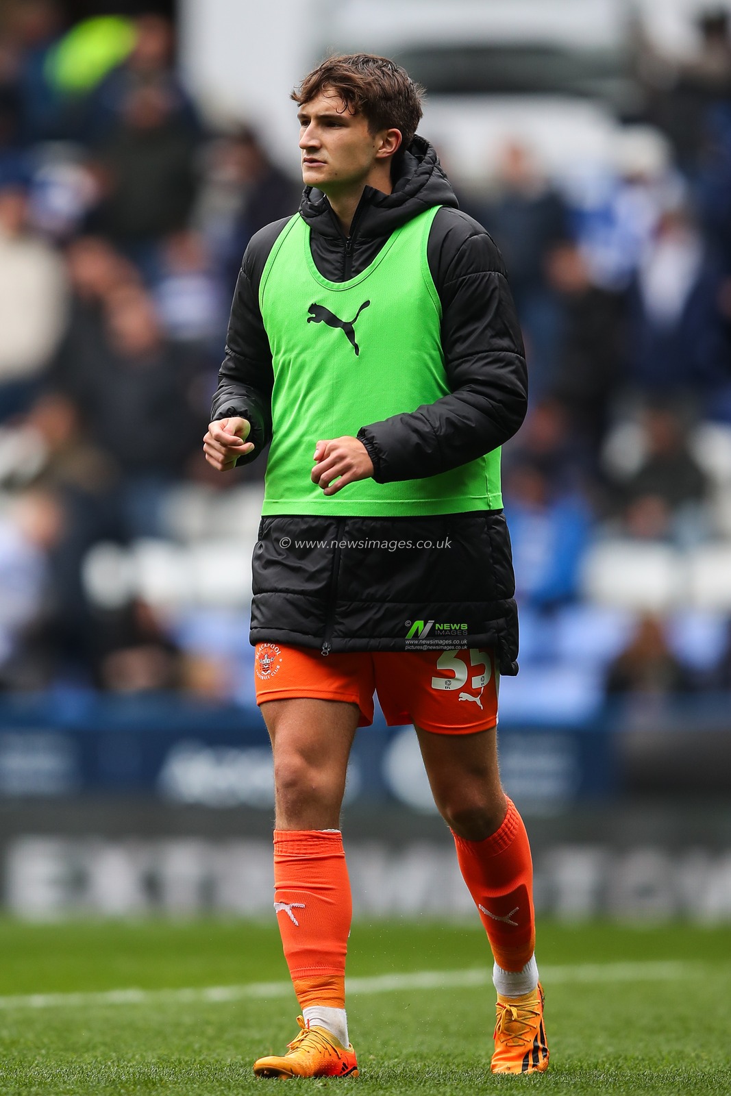 Zak Emmerson of Blackpool during the pre-game warm up ahead of the Sky Bet League 1 match Reading vs Blackpool at Select Car Leasing Stadium, Reading, United Kingdom, 27th April 2024

(Photo by Gareth Evans/News Images)