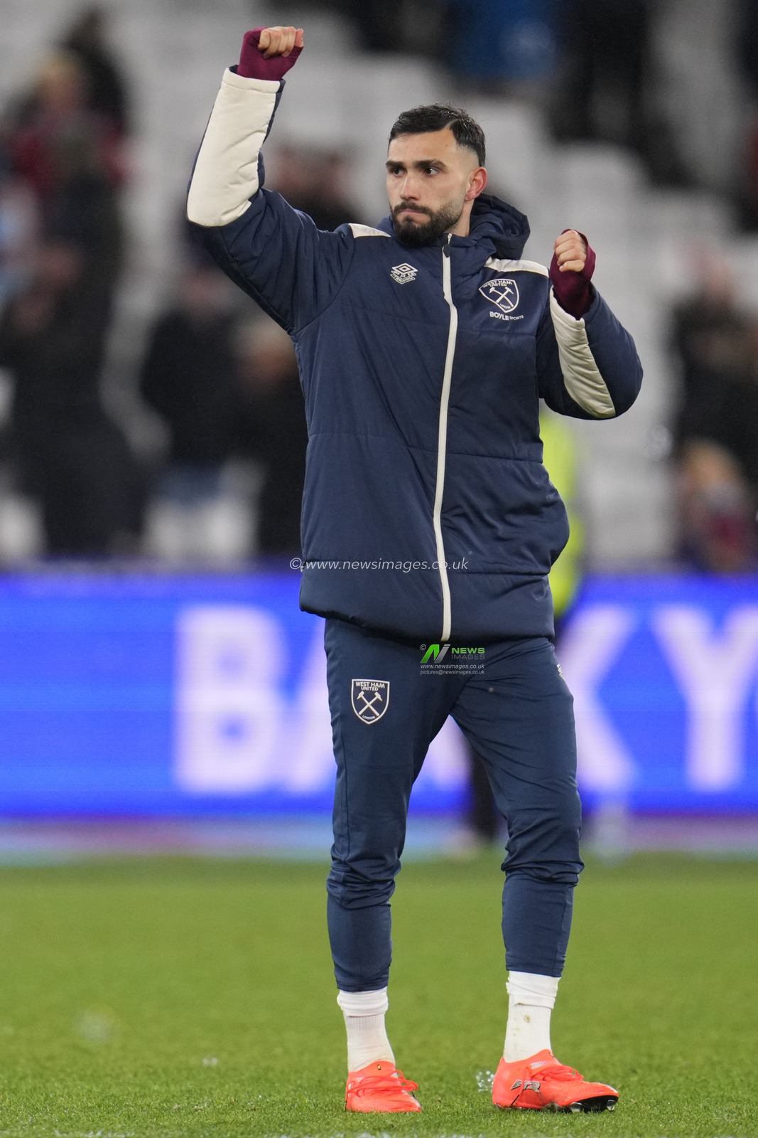 Valentin Castellanos of West Ham United celebrates win aft full time during the Emirates FA Cup Third Round match West Ham United vs Queens Park Rangers at London Stadium, London, United Kingdom, 11th January 2026

(Photo by Harvey Murphy/News Images)