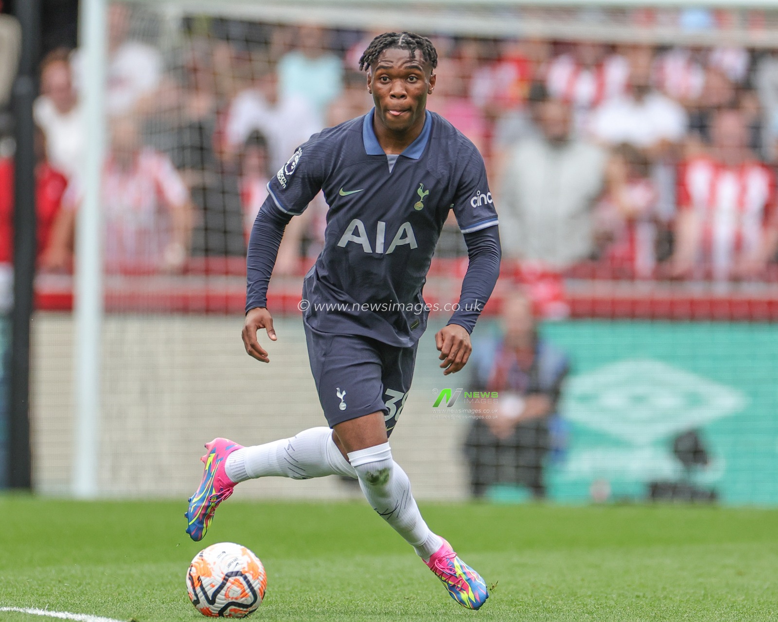 Destiny Udogie Tottenham Hotspur during the Premier League match Brentford vs Tottenham Hotspur at Brentford Community Stadium, London, United Kingdom, 13th August 2023

(Photo by Mark Cosgrove/News Images)