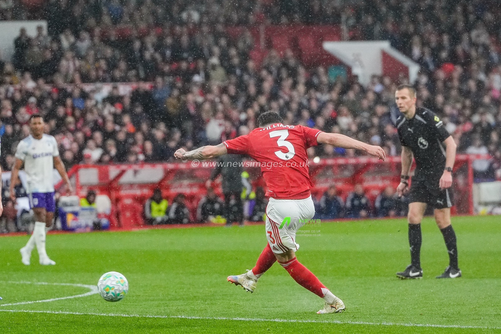 Neco Williams of Nottingham Forest scores to make it  1-1 during the Premier League match Nottingham Forest vs Aston Villa at City Ground, Nottingham, United Kingdom on 12 April 2026

(Photo by Maynard Manyowa/News Images)