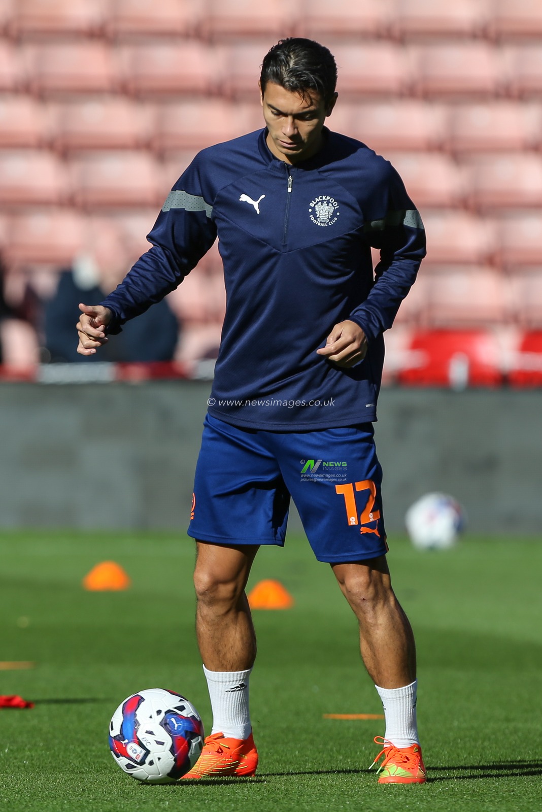 Kenny Dougall #12 of Blackpool warms up during the Sky Bet Championship match Sheffield United vs Blackpool at Bramall Lane, Sheffield, United Kingdom, 15th October 2022

(Photo by Arron Gent/News Images)