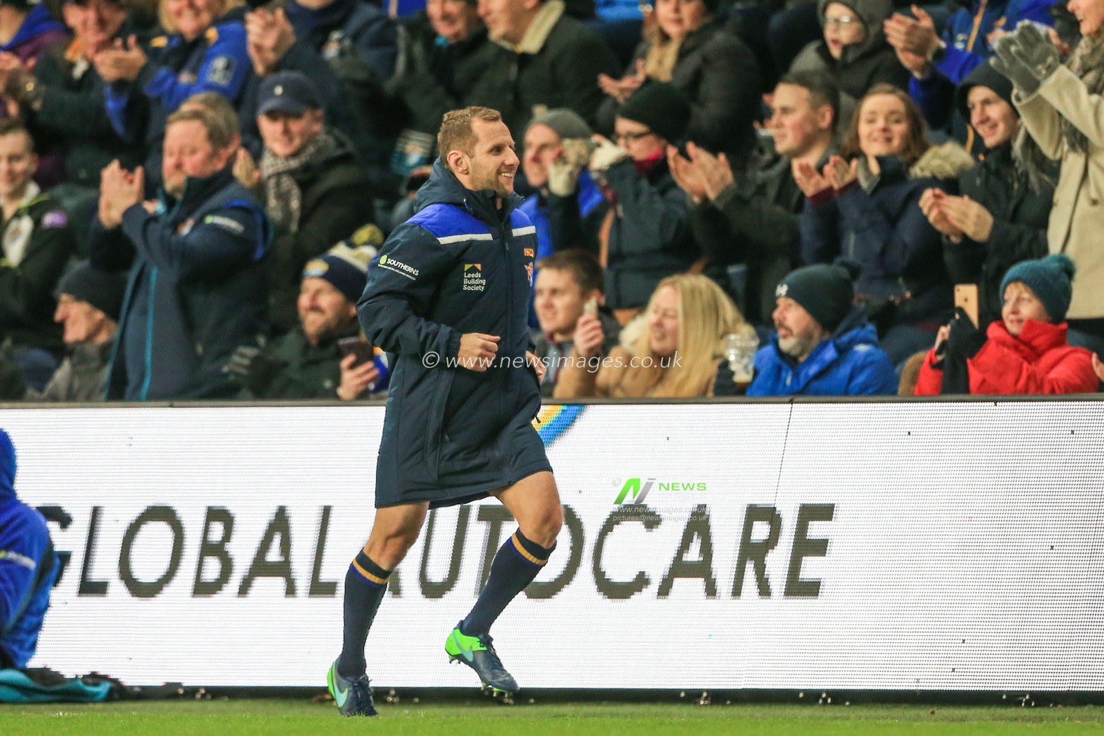 12th January 2020, Headingley Carnegie Stadium, Leeds, England; Jamie Jones-Buchanan, Rob Burrow Testimonial, Leeds Rhinos v Bradford Bulls : Rob Burrow of Leeds Rhinos warming up 


Credit: Mark Cosgrove/News Images