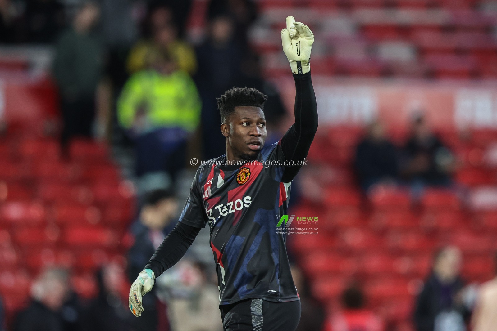 AndrÃ© Onana of Manchester United in the pregame warmup session during the Premier League match Nottingham Forest vs Manchester United at City Ground, Nottingham, United Kingdom, 1st April 2025

(Photo by Alfie Cosgrove/News Images)