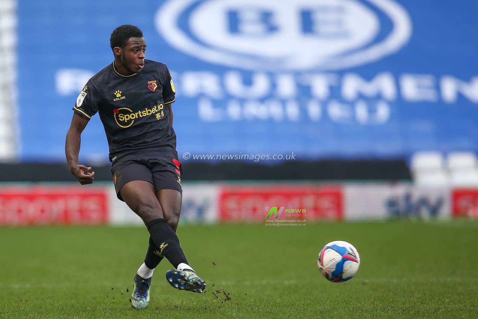 Jeremy Ngakia #3 of Watford passes the ball