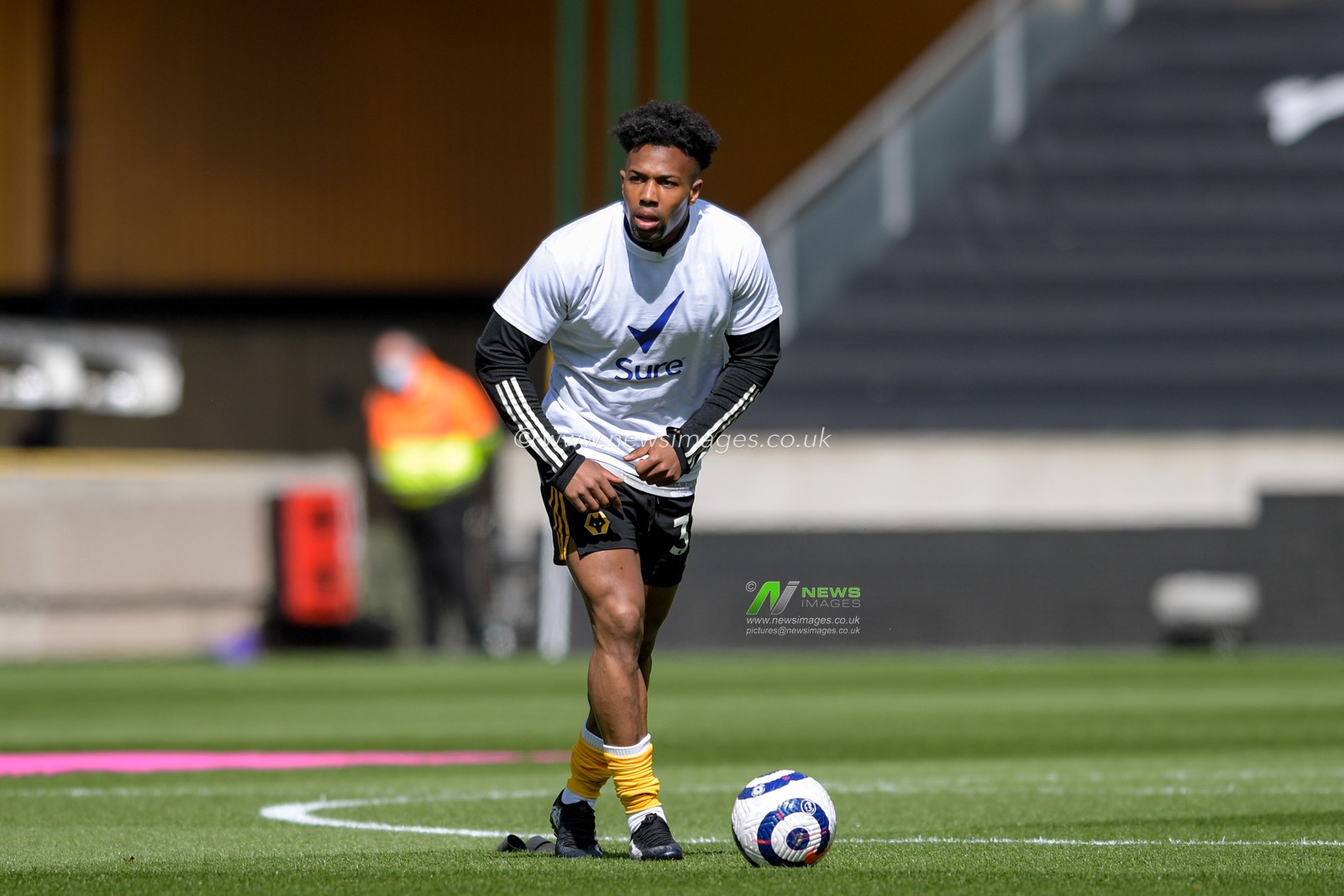 Adama Traore #37 of Wolverhampton Wanderers warming up before the game