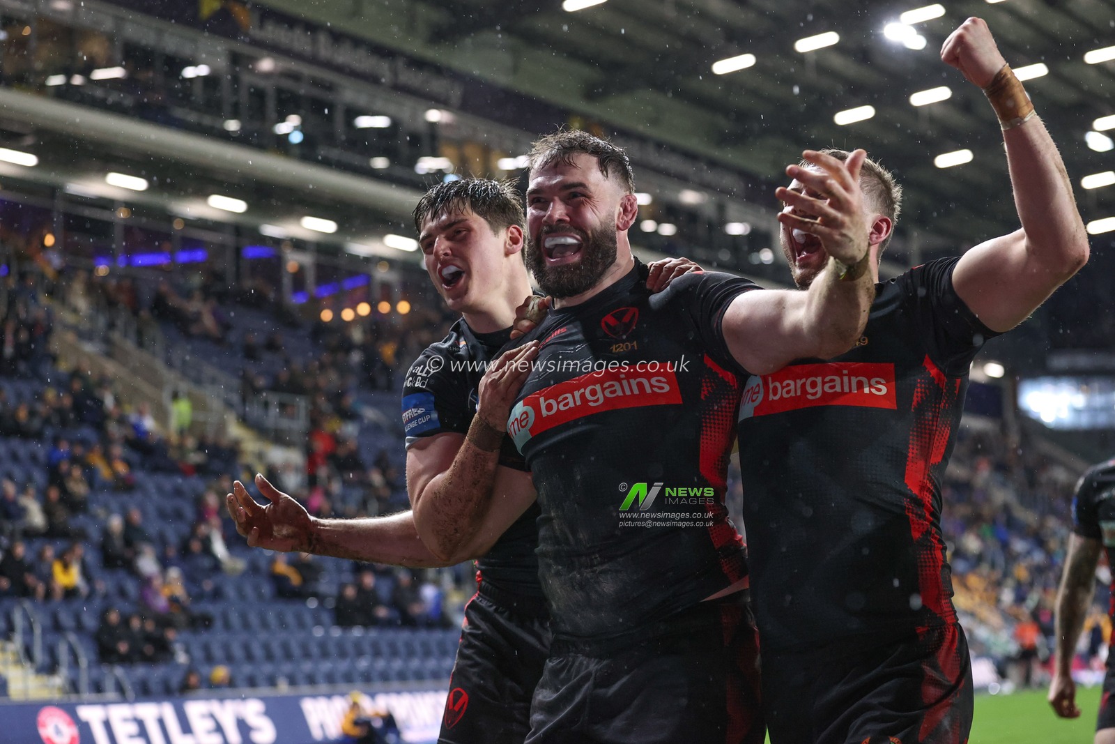 Alex Walmsley of St. Helens celebrates his try during the Betfred Challenge Cup Sixth Round match Leeds Rhinos vs St Helens at Headingley Stadium, Leeds, United Kingdom, 22nd March 2024

(Photo by Mark Cosgrove/News Images)
