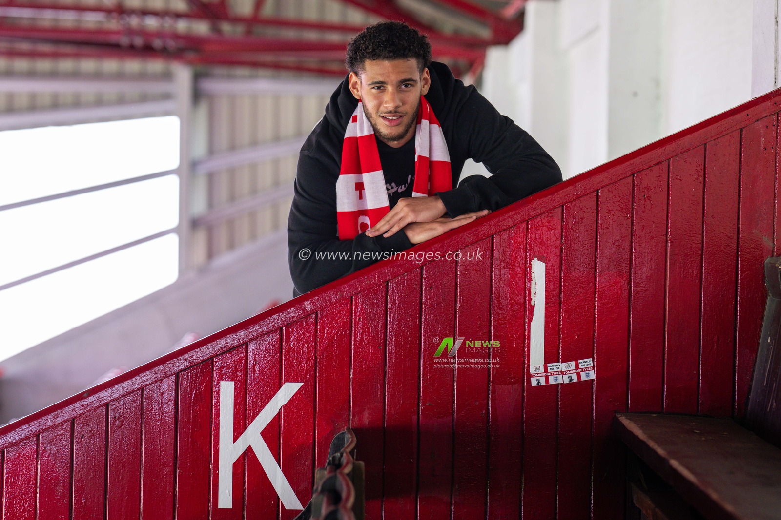 Kyran Lofthouse signs for Barnsley at Oakwell, Barnsley, United Kingdom, 28th July 2023

(Photo by Craig Thomas/News Images)