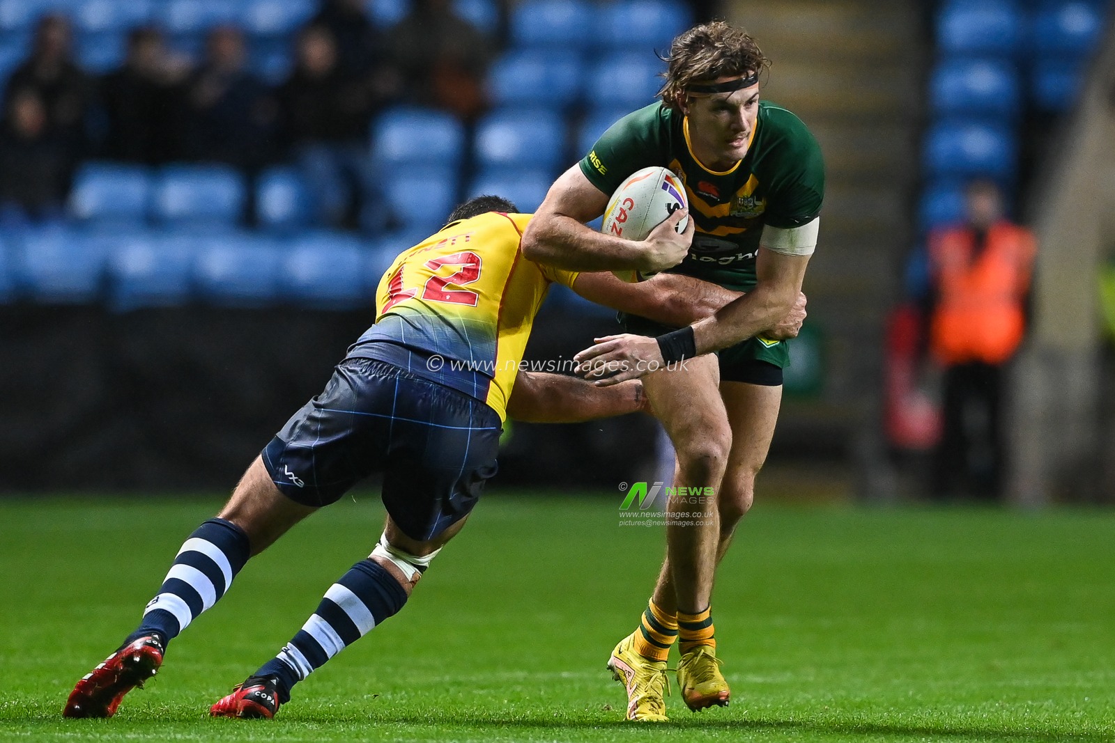 Campbell Graham of Australia is tackled by Kane Linnett of Scotland during the Rugby League World Cup 2021 match Australia vs Scotland at Coventry Building Society Arena, Coventry, United Kingdom, 21st October 2022

(Photo by Craig Thomas/News Images)