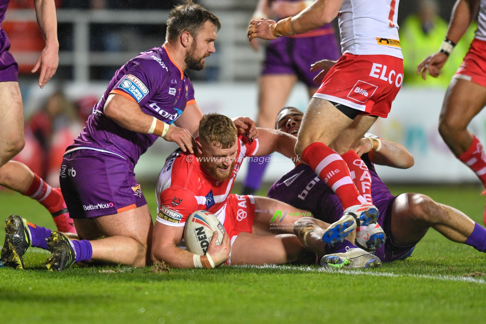 6th March 2020, Totally Wicked Stadium, St Helens, England; Betfred Super League, Saint Helens v Huddersfield Giants : Luke Thompson (10) of St Helens goes over for a try