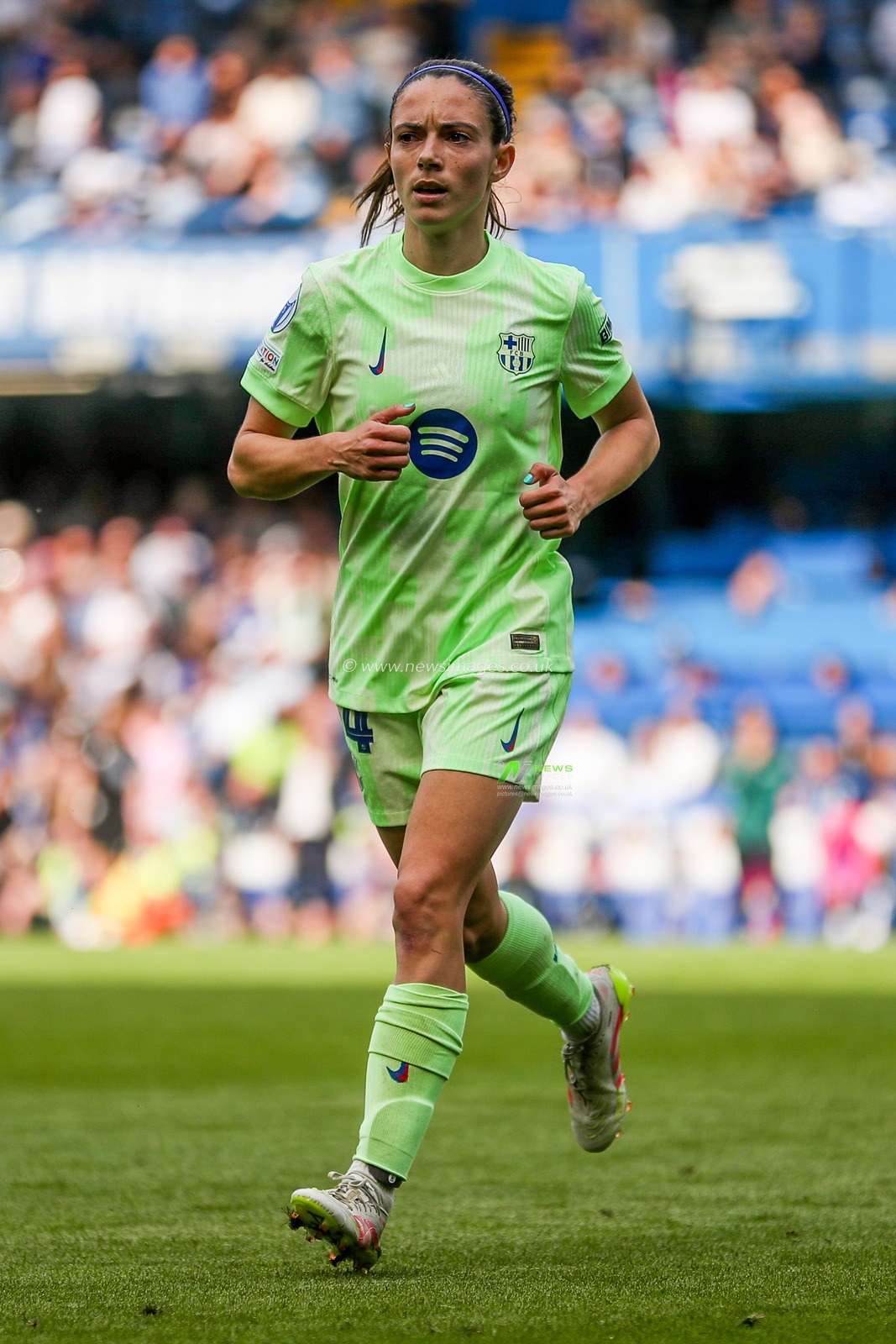 Aitana Bonmati of Barcelona Femeni in action during the UEFA Women's Champions League Semi-Final match Chelsea vs Barcelona at Stamford Bridge, London, United Kingdom, 27th April 2025

(Photo by Izzy Poles/News Images)