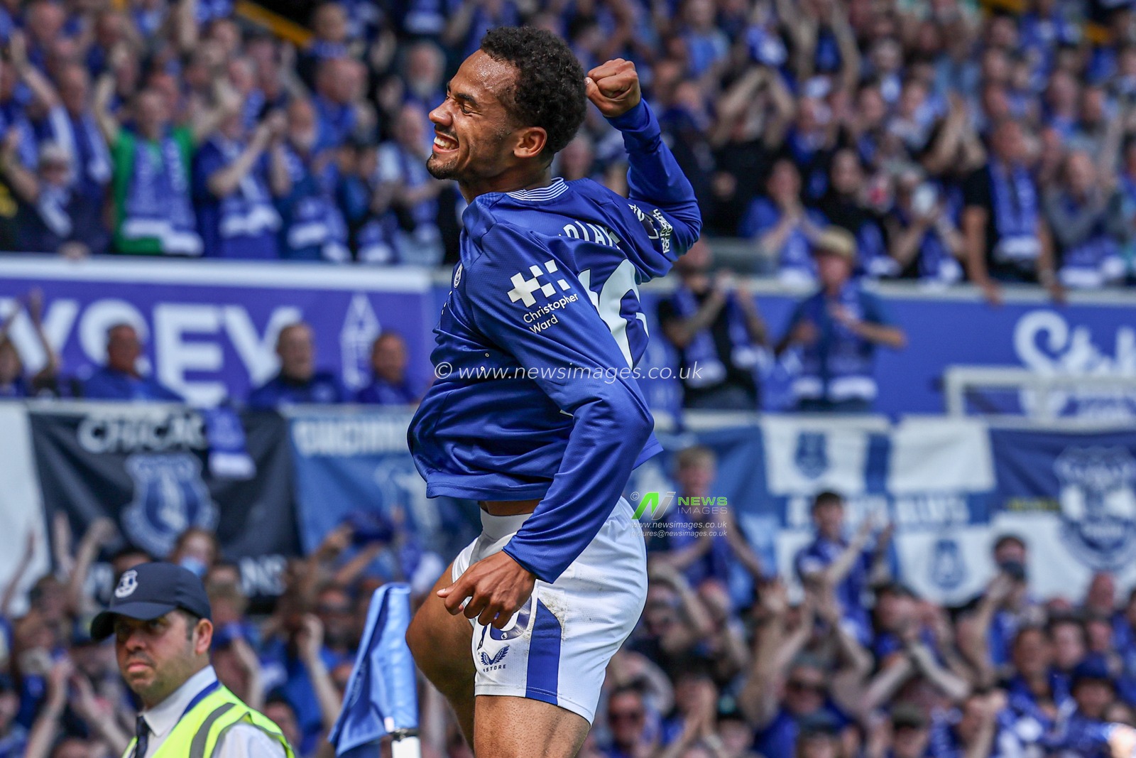 Iliman Ndiaye of Everton celebrates goal to make it 2-0 during the Premier League match Everton vs Southampton at Goodison Park, Liverpool, United Kingdom, 18th May 2025

(Photo by Mark Cosgrove/News Images)