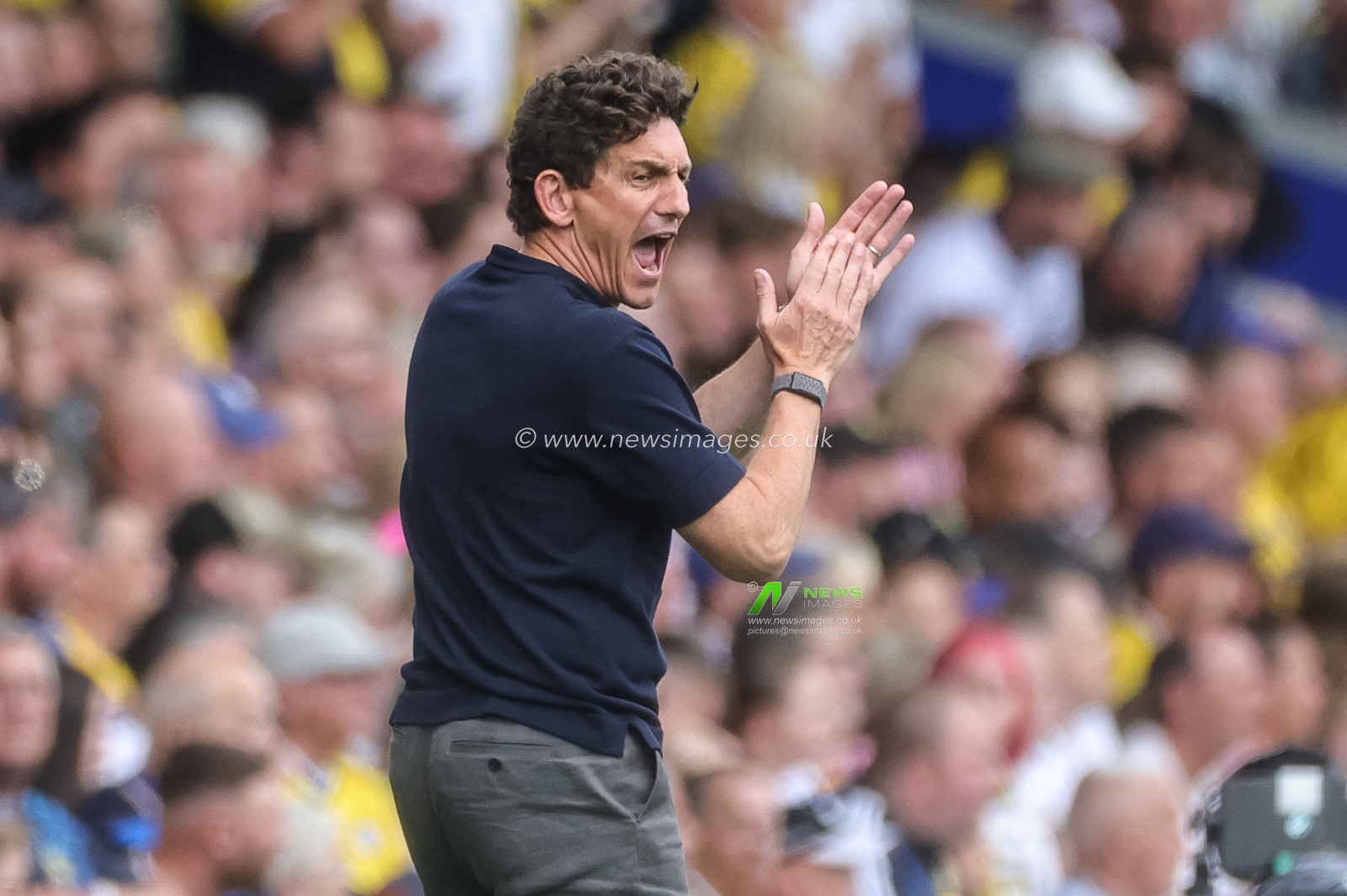 Keith Andrews manager of Brentford reacts in the technical area during the Premier League match Leeds United vs Brentford at Elland Road, Leeds, United Kingdom on 30 August 2026

(Photo by Mark Cosgrove/News Images)