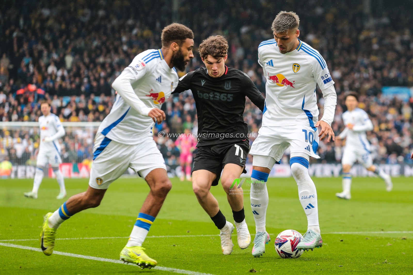 JoÃ«l Piroe of Leeds United turns on the ball during the Sky Bet Championship match Leeds United vs Stoke City at Elland Road, Leeds, United Kingdom, 21st April 2025

(Photo by Richard Bierton/News Images)