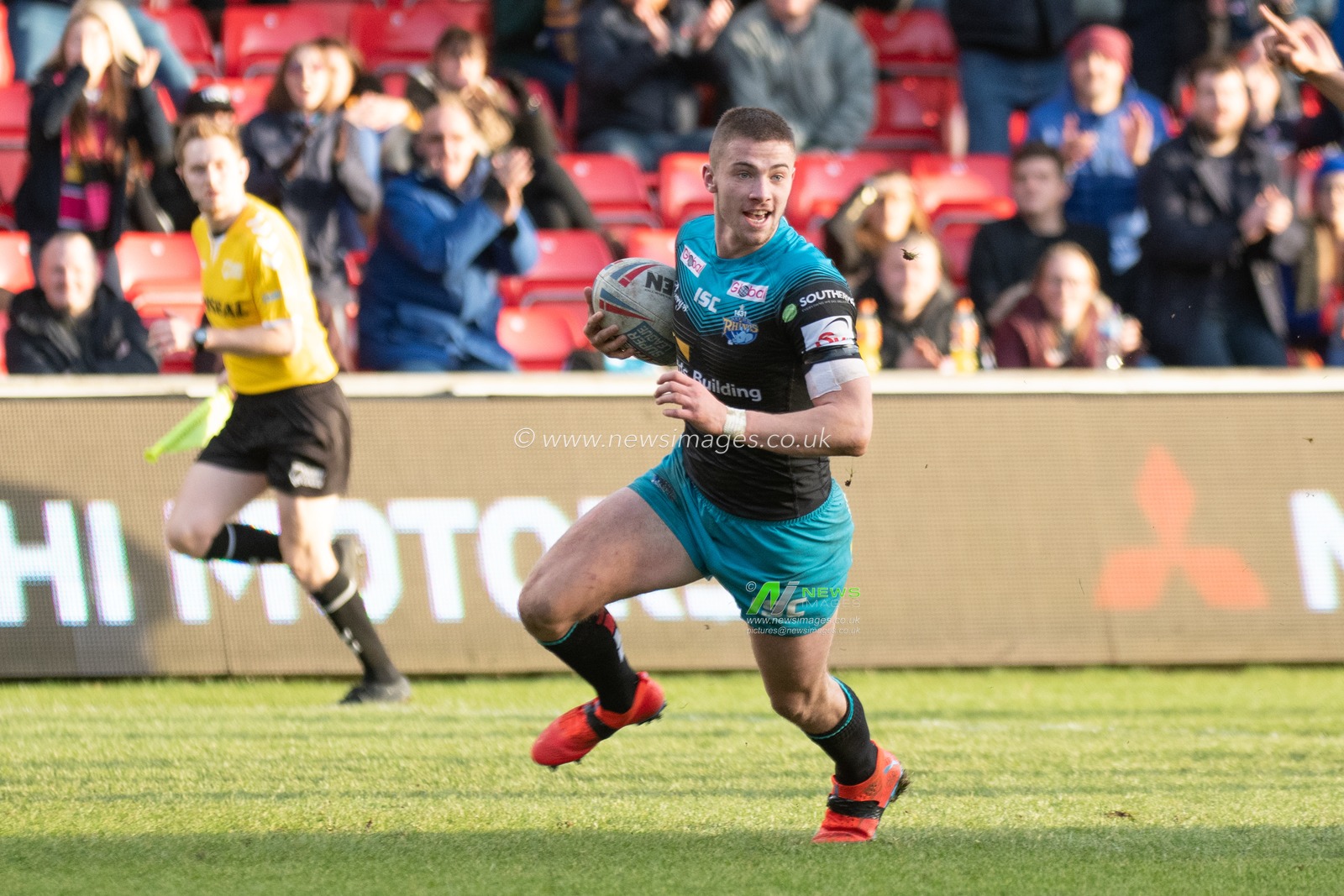 17th February 2019 ,  AJ Bell Stadium, Salford, England;  Betfred Super League, Round 10, Salford Red Devils vs Leeds Rhinos ; Jack Walker (1) of Leeds Rhinos scores a try

Credit: Richard Long/News Images