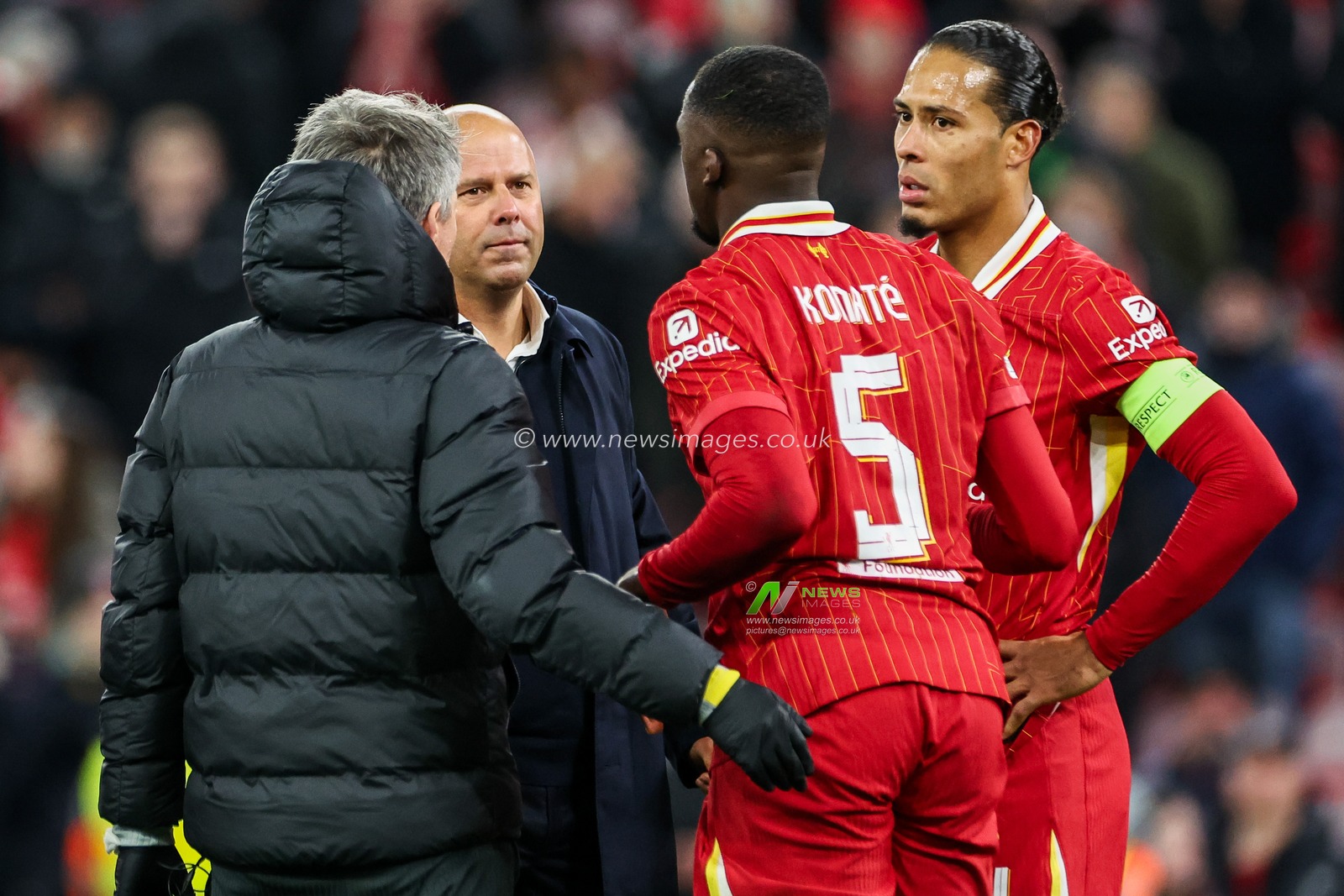 Arne Slot of Liverpool speaks to Ibrahima Konate following his injury after the UEFA Champions League, League Phase MD5 Liverpool v Real Madrid at Anfield, Liverpool, United Kingdom, 27th November 2024

(Photo by Mark Cosgrove/News Images)