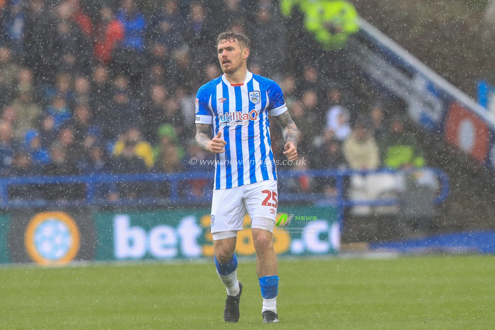 Danny Ward #25 of Huddersfield Town during the Sky Bet Championship match Huddersfield Town vs Blackburn Rovers at John Smith's Stadium, Huddersfield, United Kingdom, 10th April 2023

(Photo by Alfie Cosgrove/News Images)