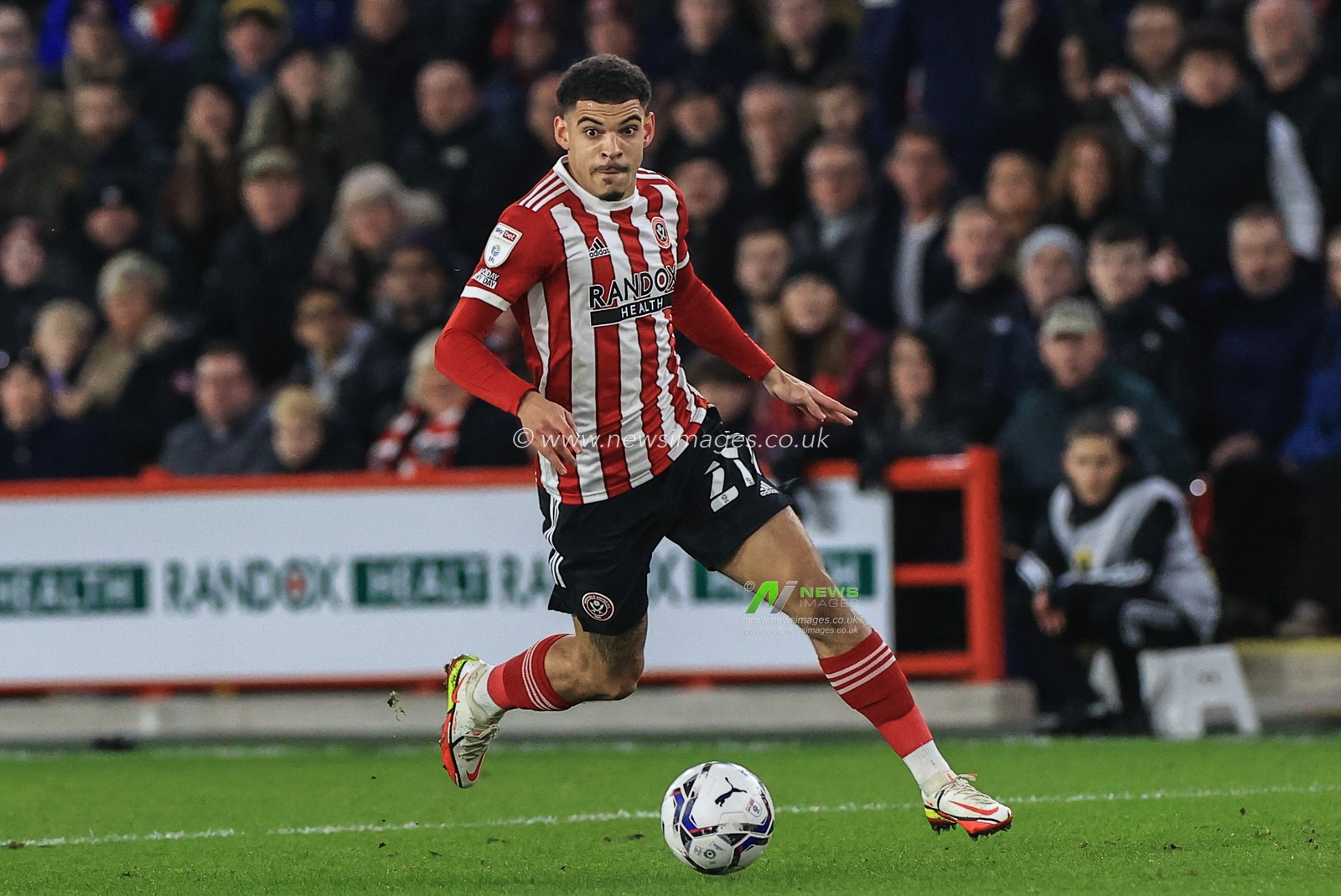 Morgan Gibbs-White #27 of Sheffield United in action during the game