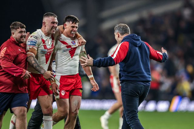 Paul Wellens Head Coach of St. Helens and his team celebrate the win during the Betfred Super League play-off Eliminator 1 match Leeds Rhinos vs St Helens at Headingley Stadium, Leeds, United Kingdom, 27th September 2025

(Photo by Alfie Cosgrove/News Images)