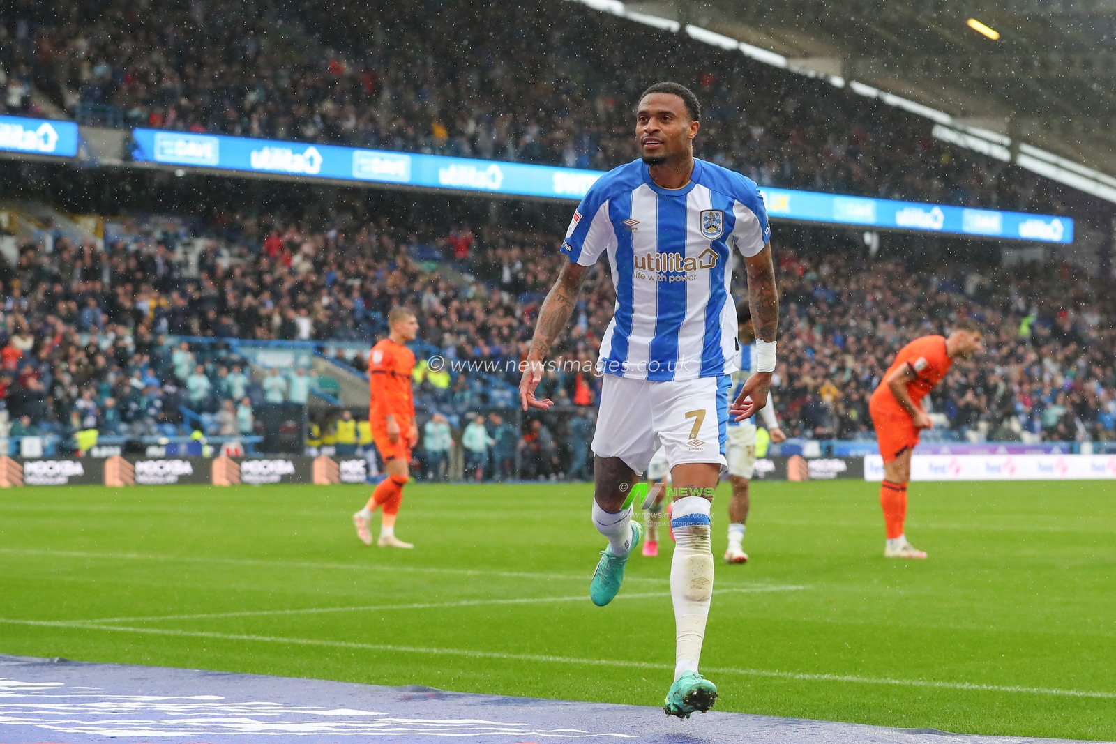 Delano Burgzorg #7 of Huddersfield Town celebrates his goal to make it 1-0 during the Sky Bet Championship match Huddersfield Town vs Ipswich Town at John Smith's Stadium, Huddersfield, United Kingdom, 30th September 2023

(Photo by Gareth Evans/News Images)