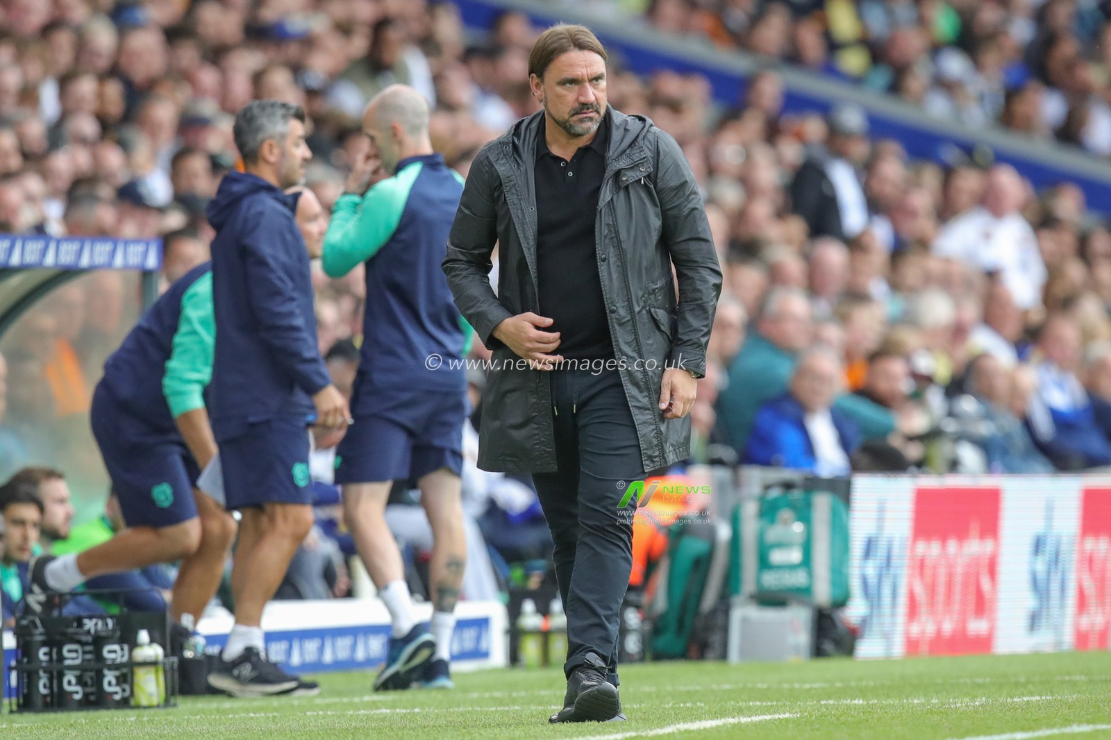 Daniel Farke manager of Leeds United during the Sky Bet Championship match Leeds United vs Cardiff City at Elland Road, Leeds, United Kingdom, 6th August 2023

(Photo by James Heaton/News Images)