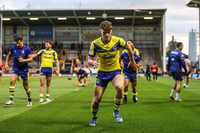 Ewan Smith of Warrington Wolves in the pre-game warm up during the Betfred Super League Round 24 match Warrington Wolves vs Salford Red Devils at Halliwell Jones Stadium, Warrington, United Kingdom, 29th August 2025

(Photo by Alfie Cosgrove/News Images)