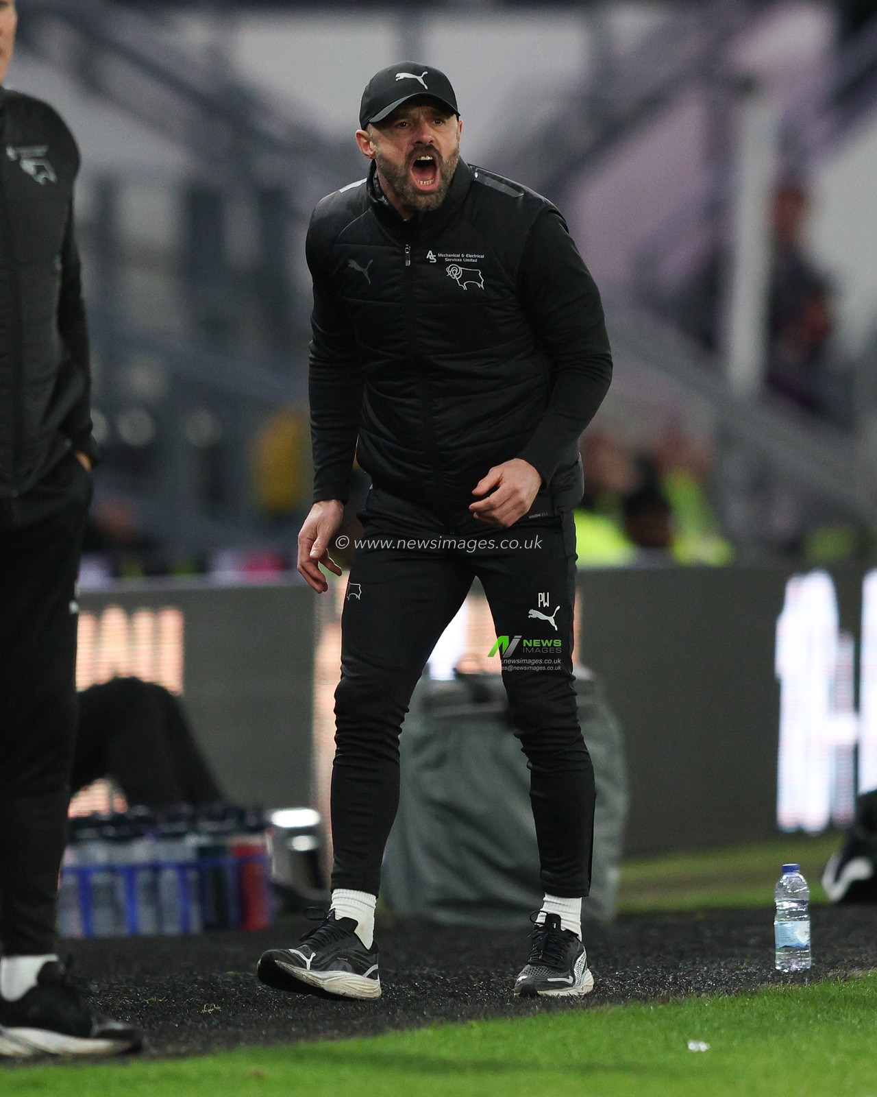 Paul Warne Manager of Derby County during the Sky Bet Championship match Derby County vs Sheffield Wednesday at Pride Park Stadium, Derby, United Kingdom, 1st December 2024

(Photo by Alex Roebuck/News Images)