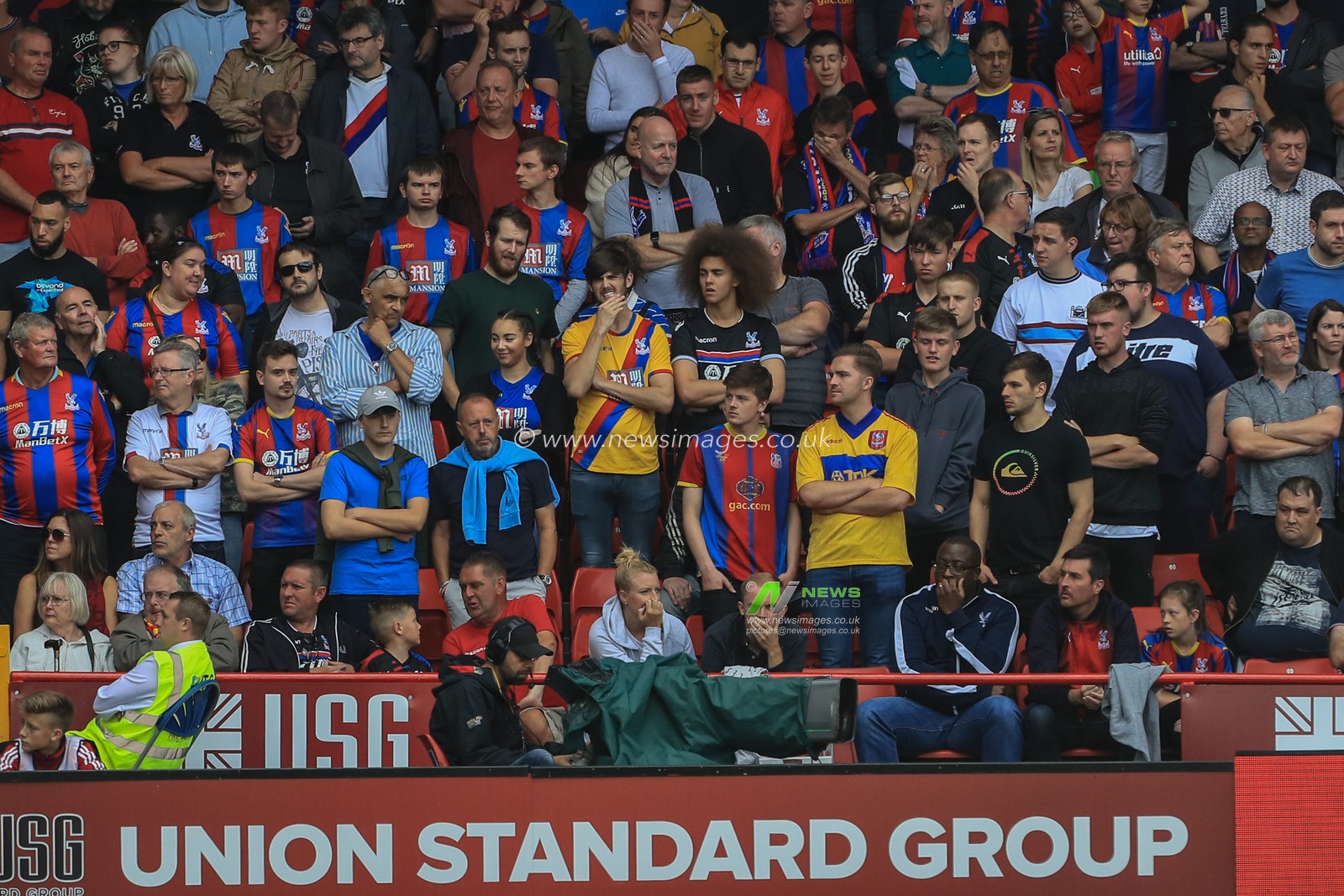 18th August 2019 , Bramall Lane, Sheffield, England; Premier League Football, Sheffield United vs Crystal Palace ; Crystal Palace fans watch the game 


Credit: Mark Cosgrove/News Images

English Football League images are subject to DataCo Licence